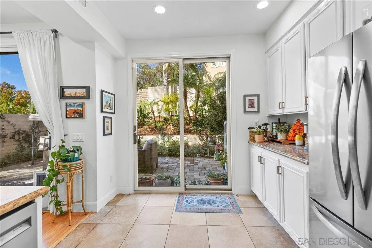 12790 Via Nieve, San Diego, CA 92130 12790 Via Nieve, San Diego, CA 92130