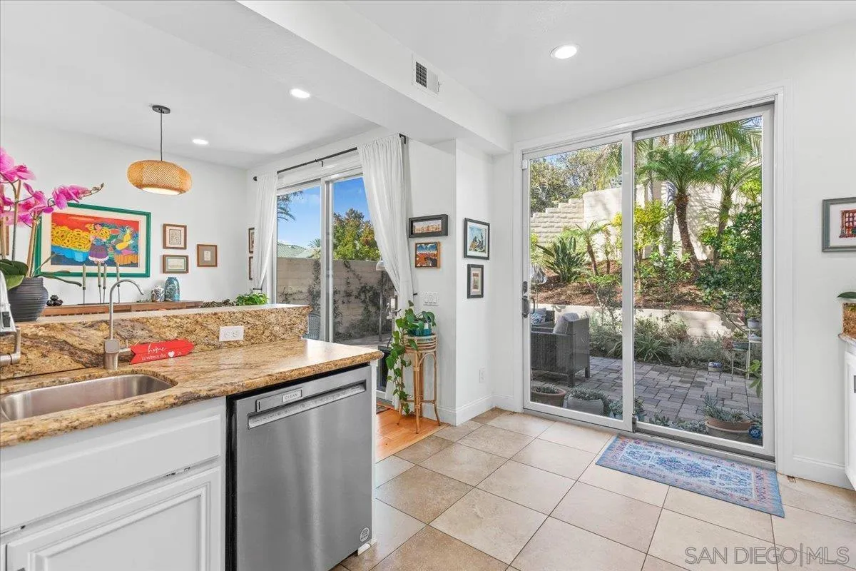 12790 Via Nieve, San Diego, CA 92130 12790 Via Nieve, San Diego, CA 92130
