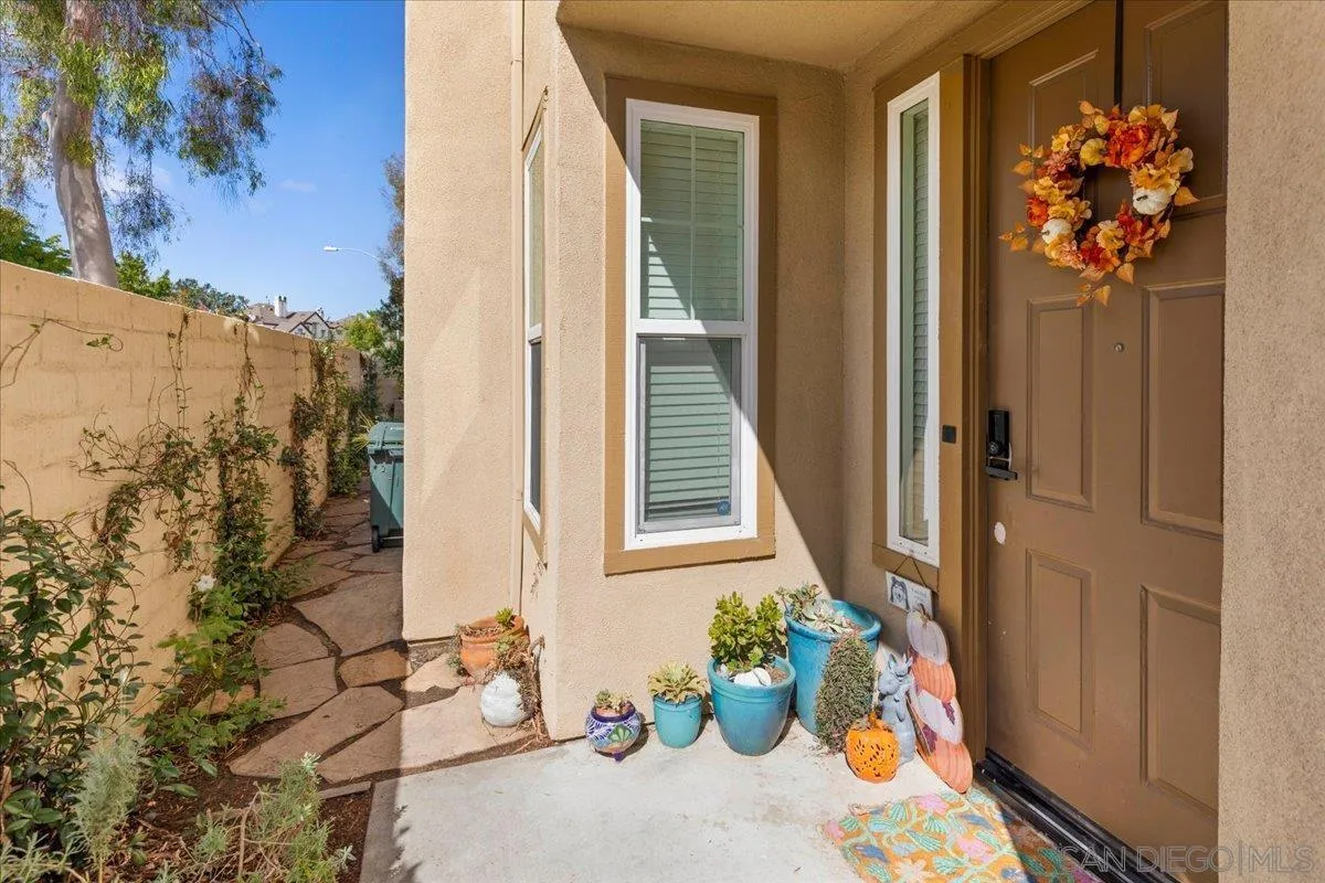 12790 Via Nieve, San Diego, CA 92130 12790 Via Nieve, San Diego, CA 92130
