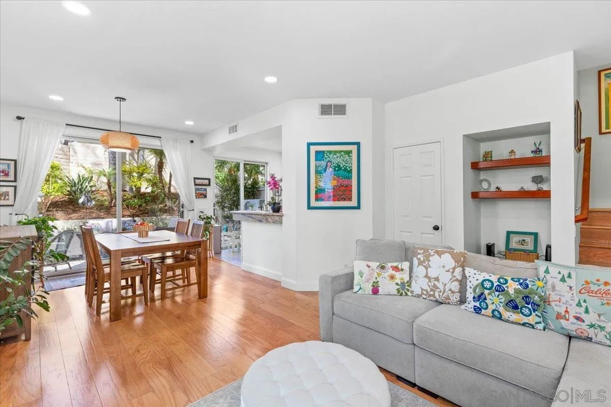 12790 Via Nieve, San Diego, CA 92130 12790 Via Nieve, San Diego, CA 92130