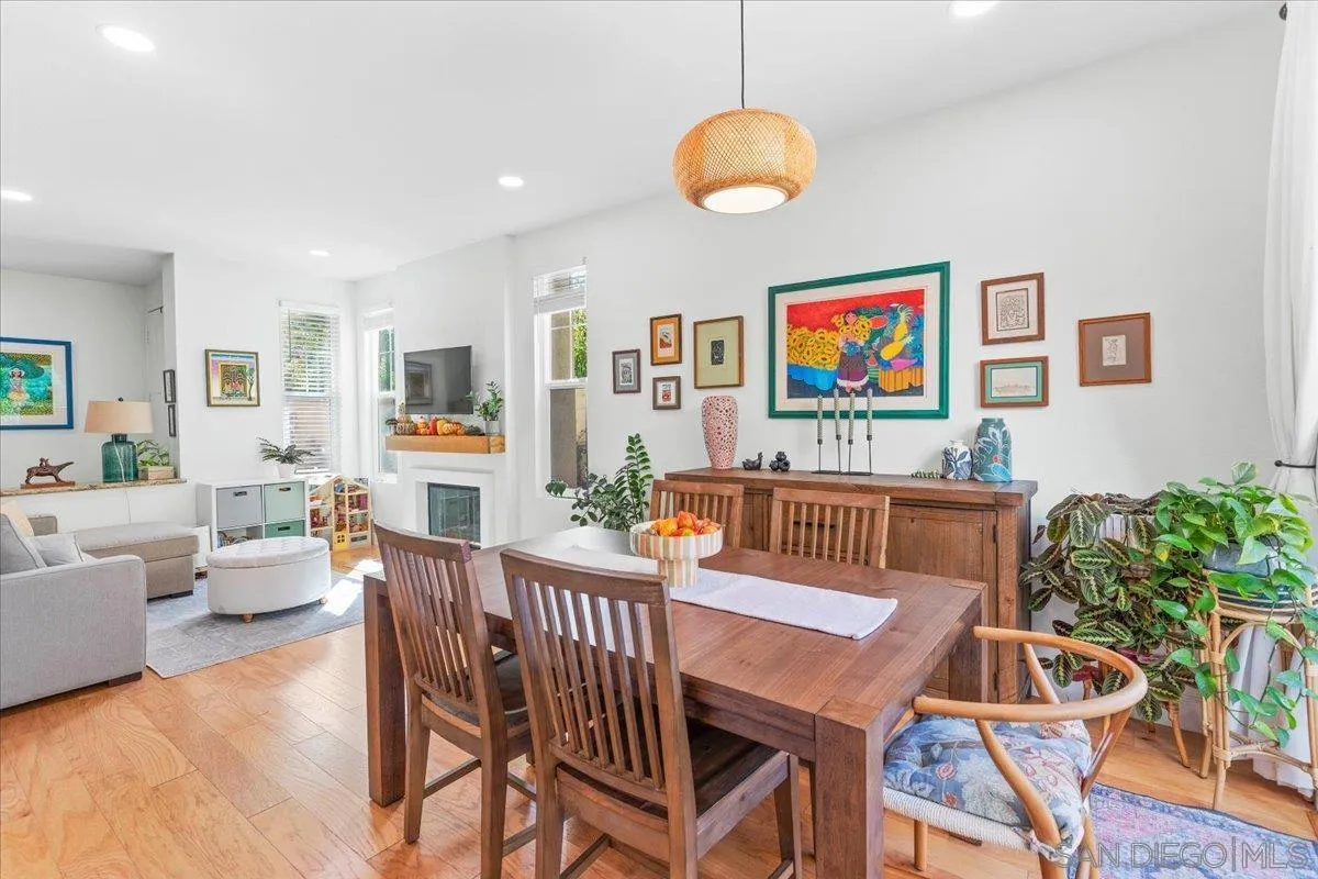 12790 Via Nieve, San Diego, CA 92130 12790 Via Nieve, San Diego, CA 92130