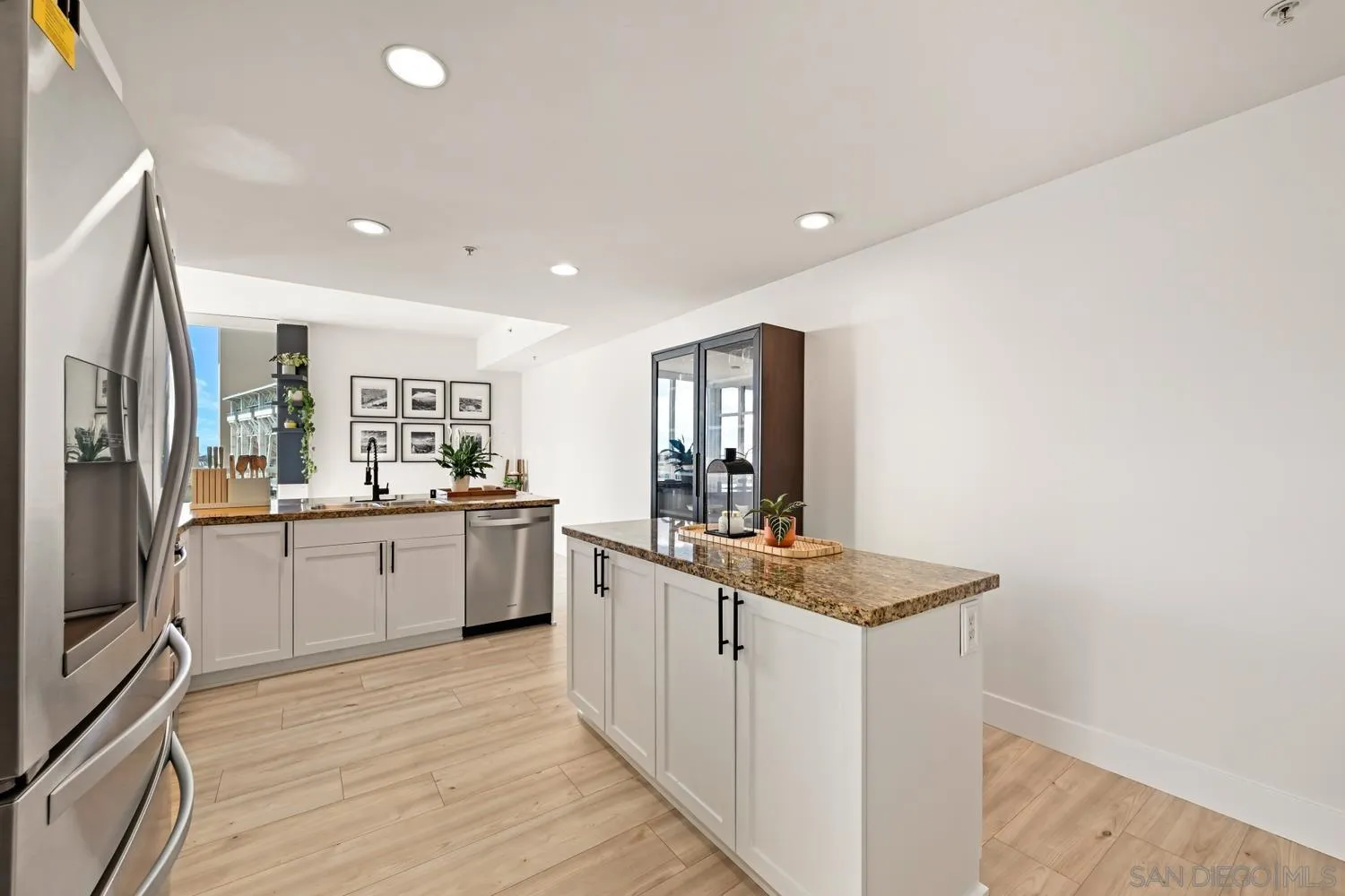 253 10Th, #825, San Diego, CA 92101 253 10Th, #825, San Diego, CA 92101