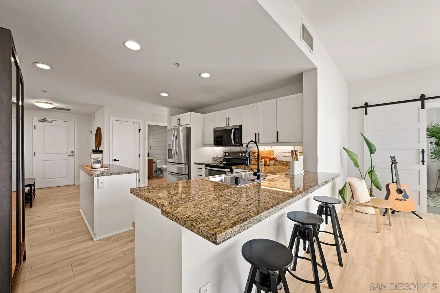 253 10Th, #825, San Diego, CA 92101 253 10Th, #825, San Diego, CA 92101