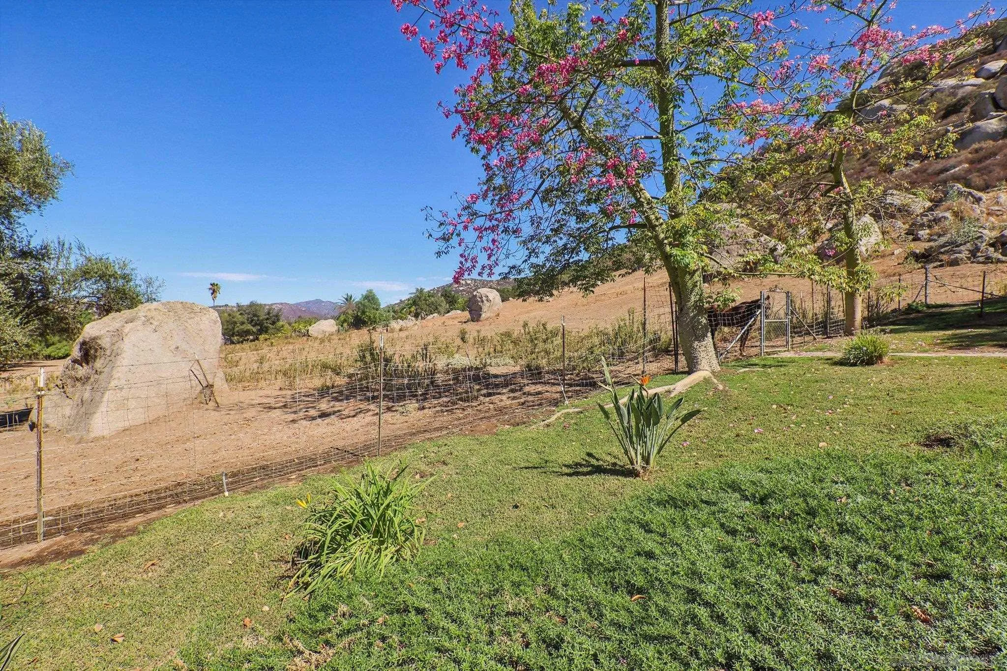 https://cdn.realtyfeed.com/cdn/127/260025624/787945fe5ec98efe4a4b0d06a1c77bca.webp