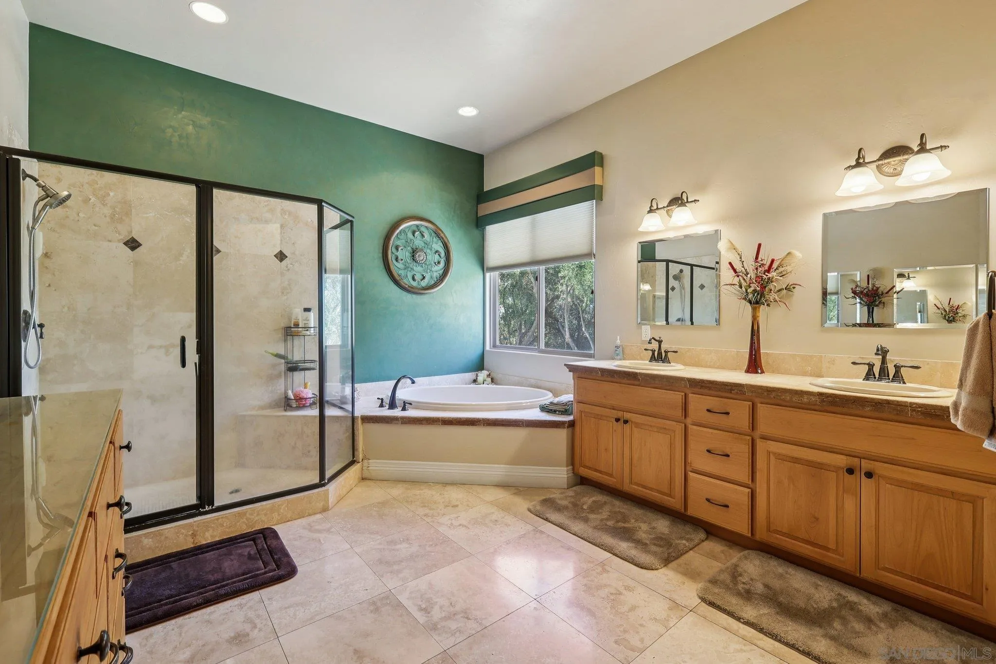 https://cdn.realtyfeed.com/cdn/127/260025624/b52a8e520e801eae9812d16ee679d71d.webp