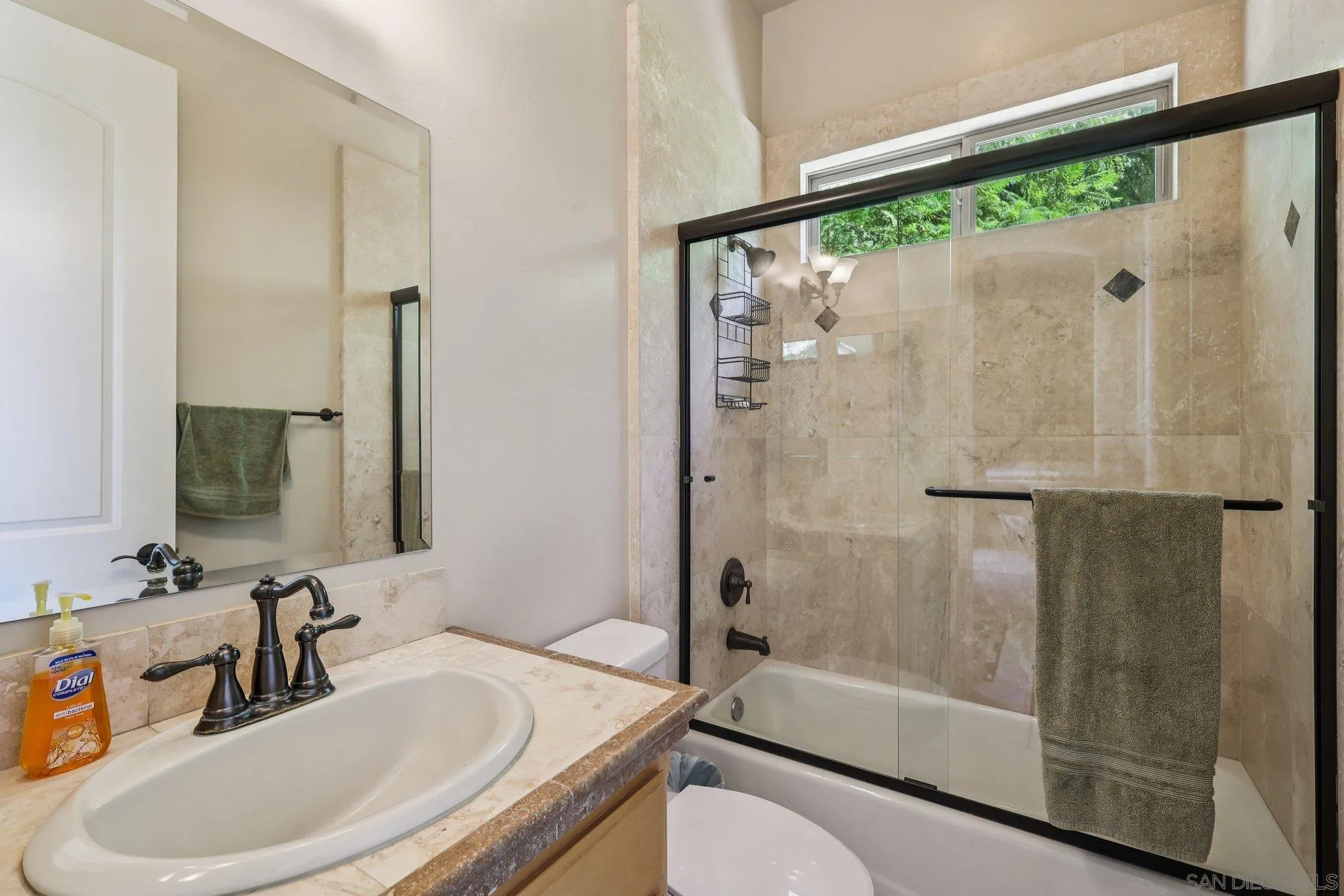https://cdn.realtyfeed.com/cdn/127/260025624/fca9c185f81e761dadfc8cbfd02e6c05.webp