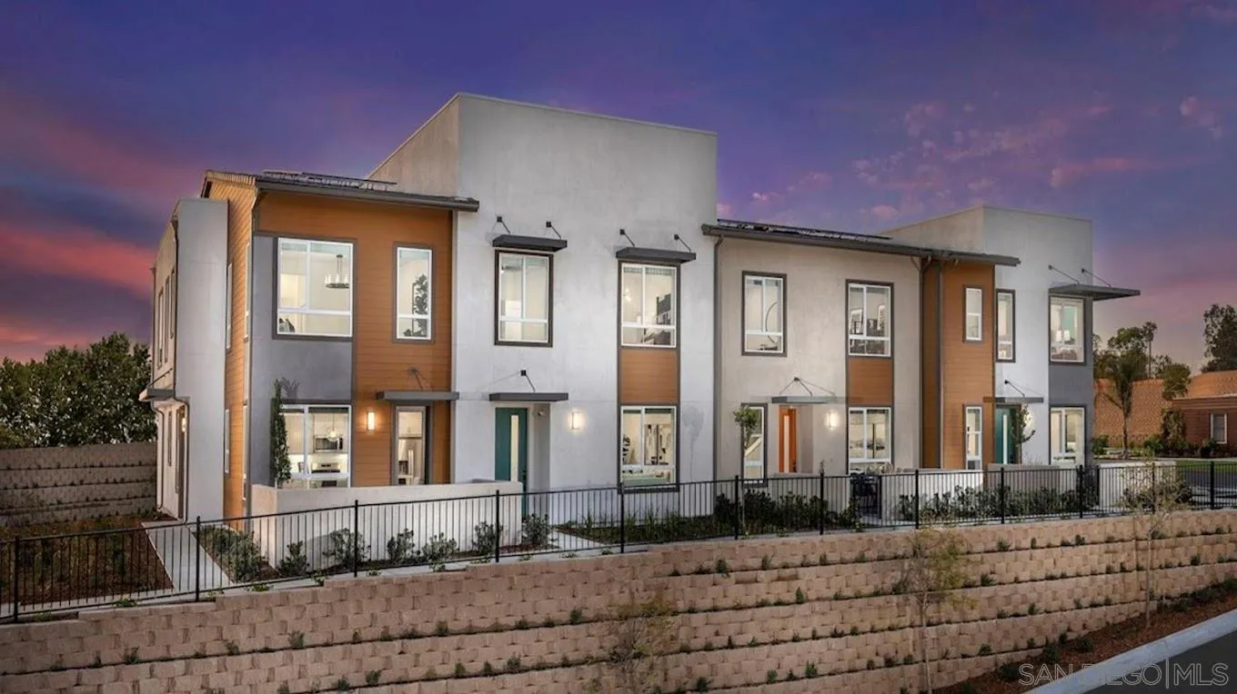 939 Crimson Leaf, Vista, CA 92081 939 Crimson Leaf, Vista, CA 92081