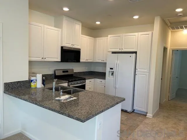 939 Crimson Leaf, Vista, CA 92081 939 Crimson Leaf, Vista, CA 92081