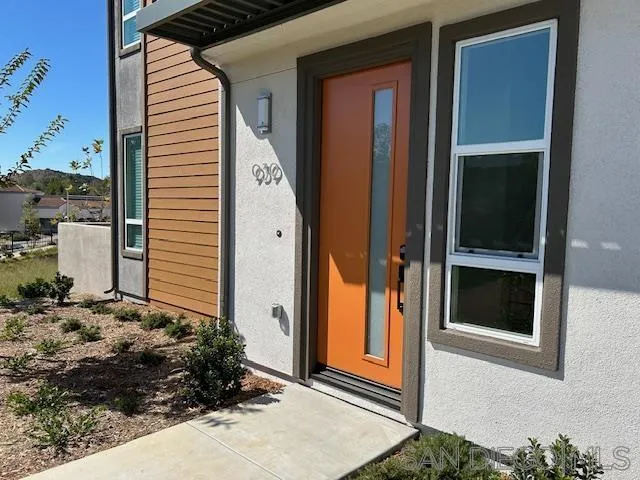 939 Crimson Leaf, Vista, CA 92081 939 Crimson Leaf, Vista, CA 92081