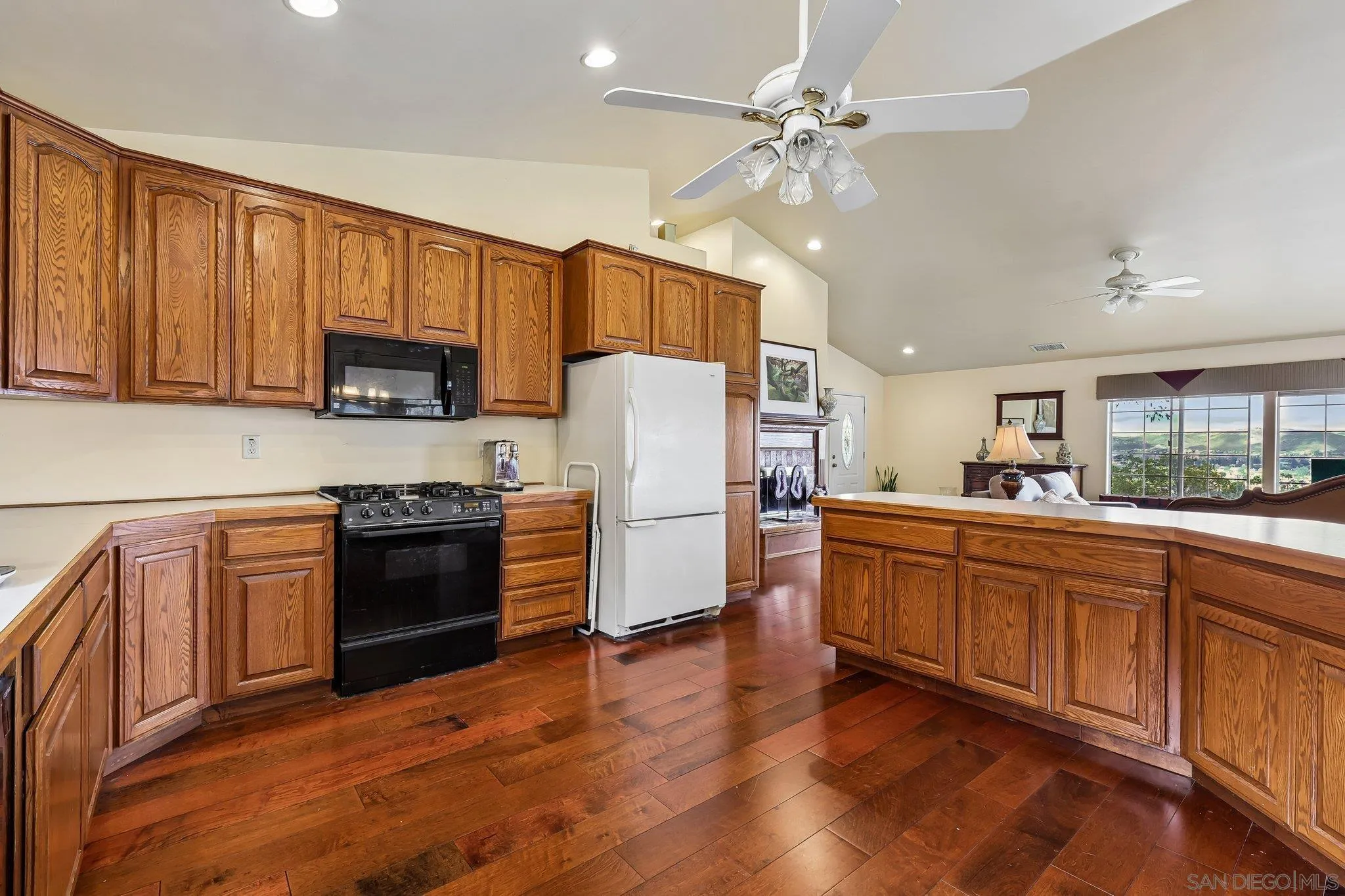 1133 Emerald Heights, El Cajon, CA 92020