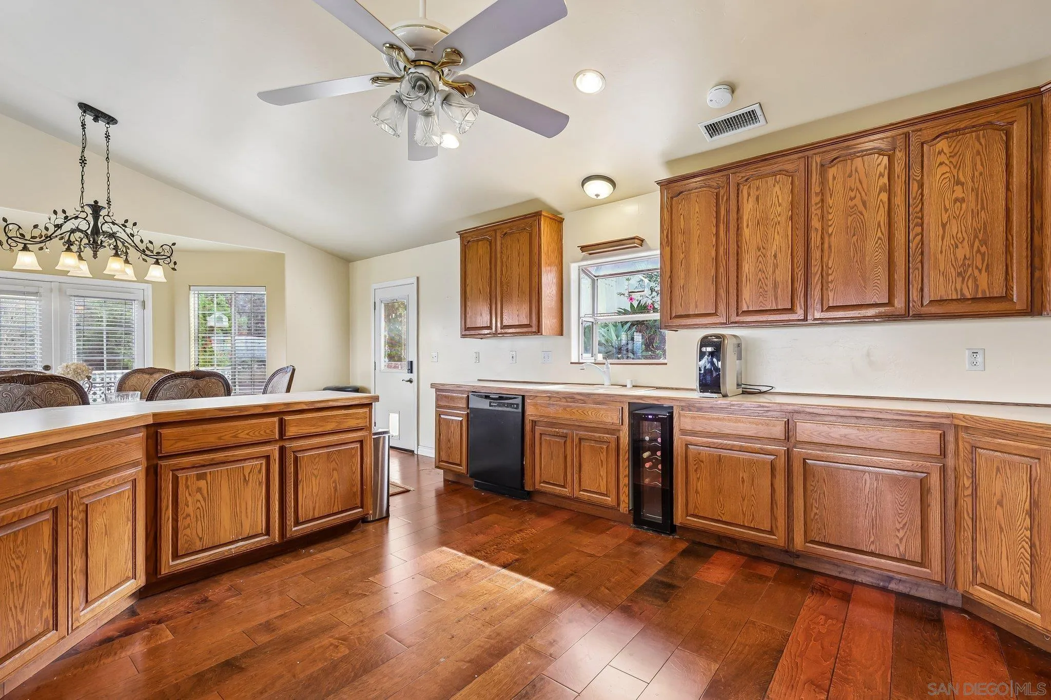 1133 Emerald Heights, El Cajon, CA 92020