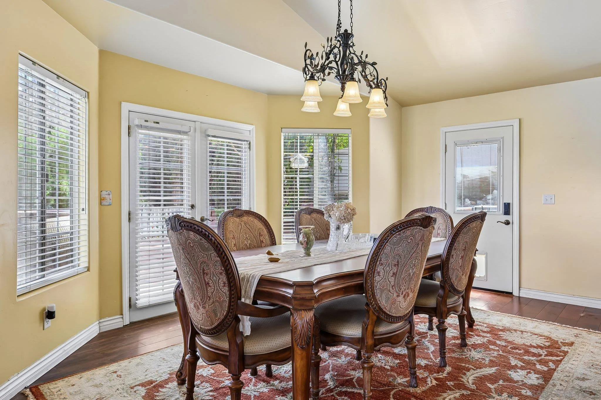 1133 Emerald Heights, El Cajon, CA 92020