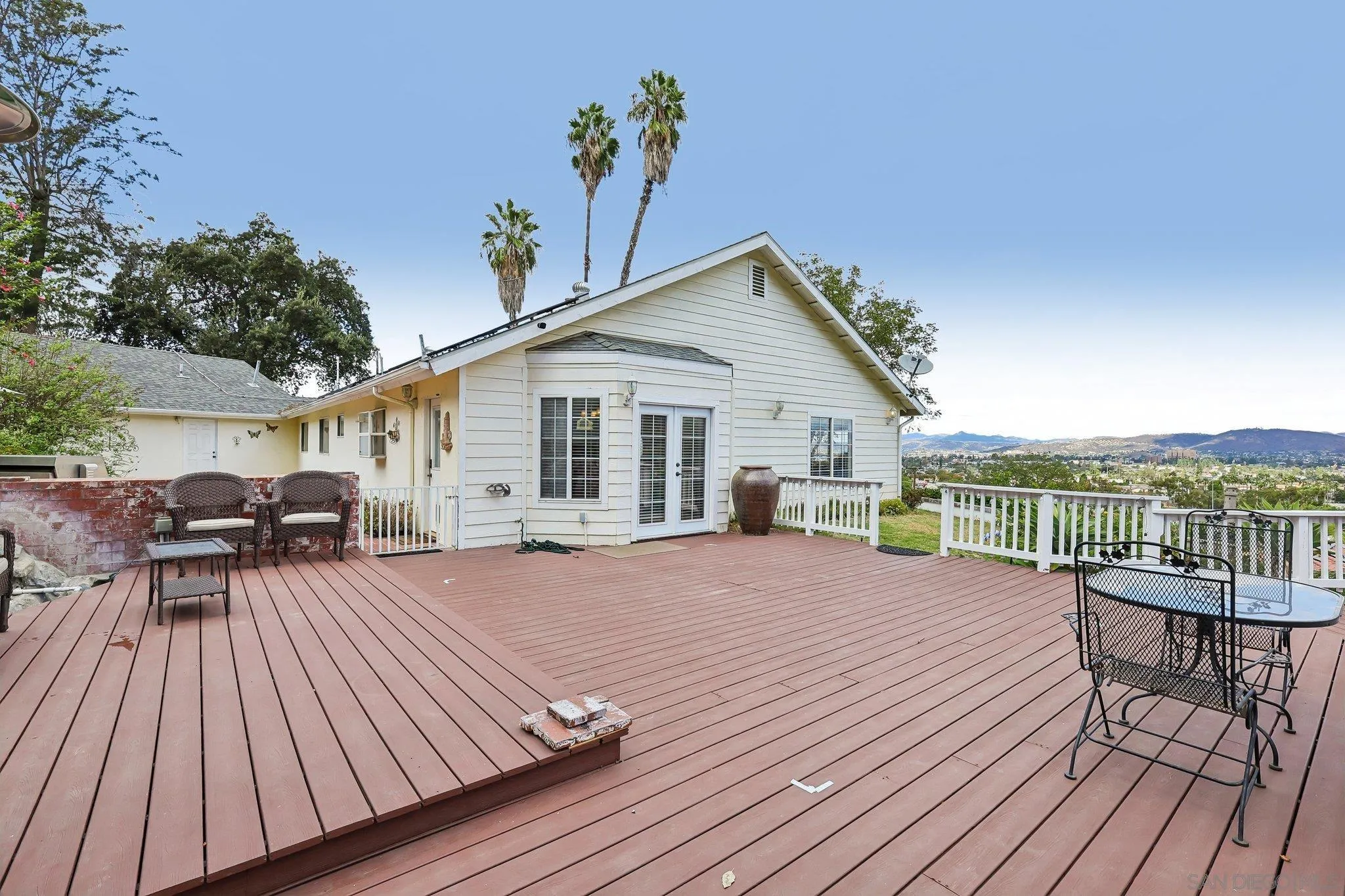 1133 Emerald Heights, El Cajon, CA 92020