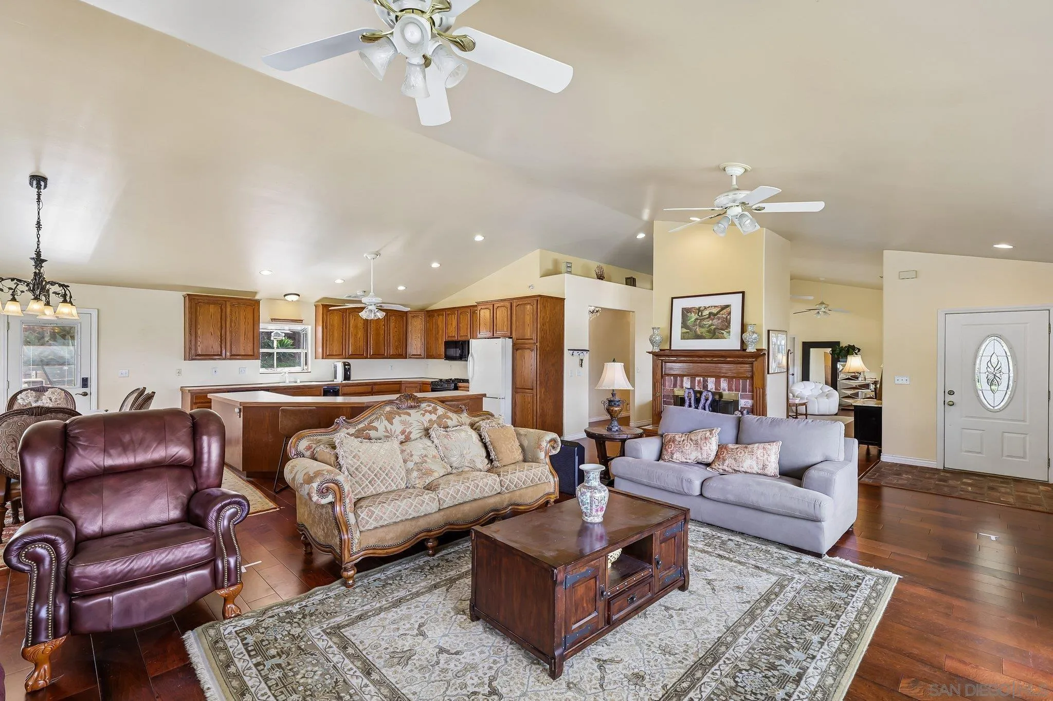 1133 Emerald Heights, El Cajon, CA 92020