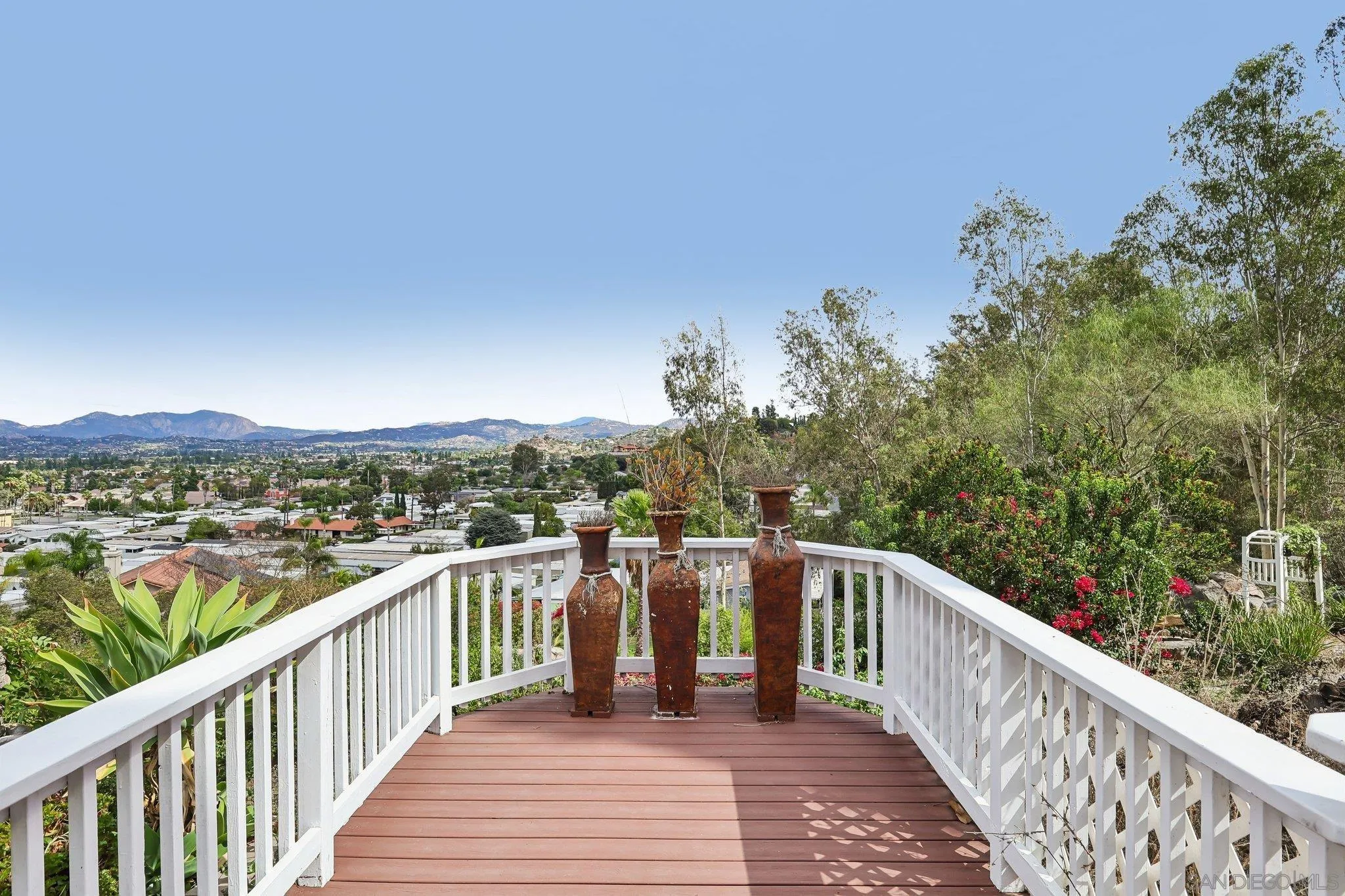 1133 Emerald Heights, El Cajon, CA 92020