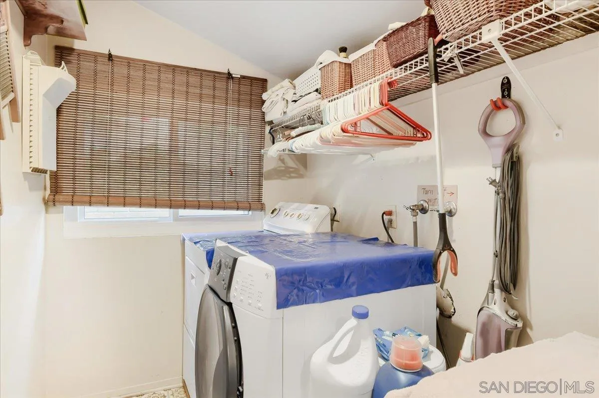 https://cdn.realtyfeed.com/cdn/127/260025629/691762efbefd305e68b7975391a764b8.webp
