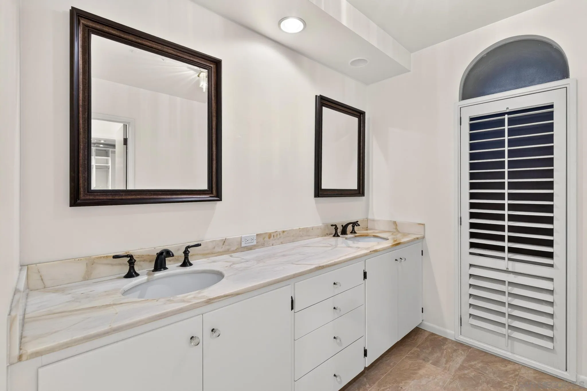10076 Shadow, La Mesa, CA 91941