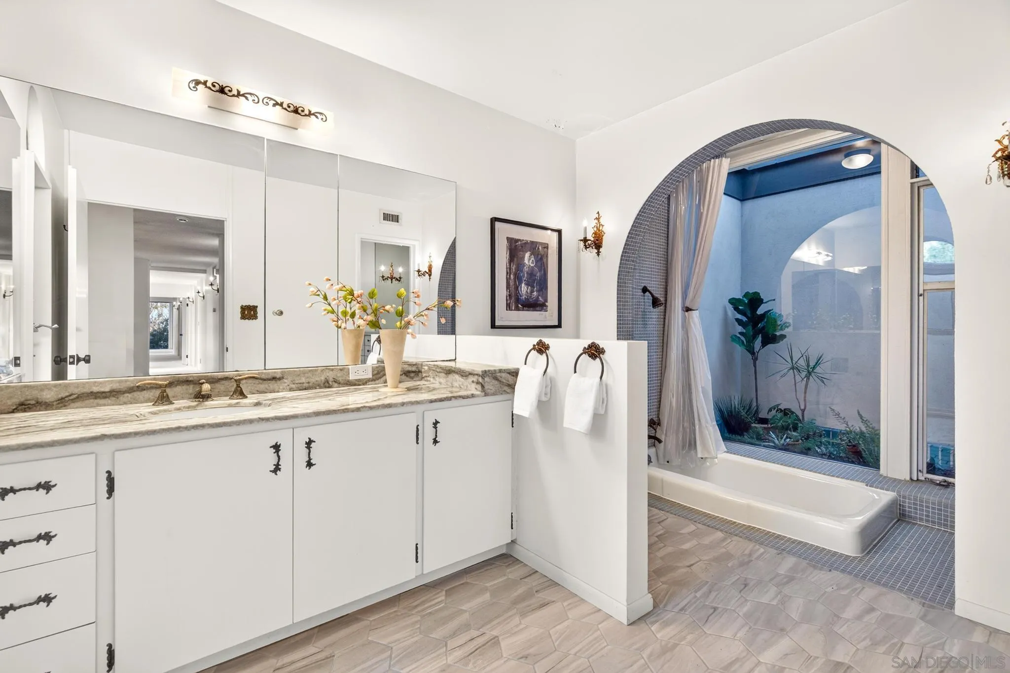 10076 Shadow, La Mesa, CA 91941