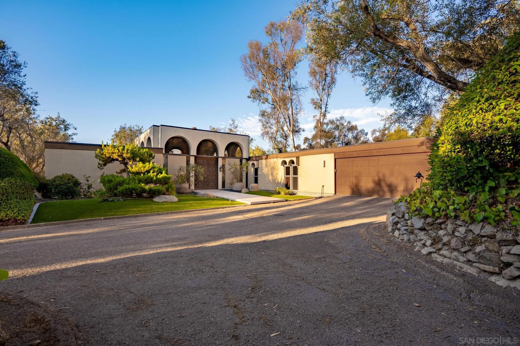 10076 Shadow, La Mesa, CA 91941