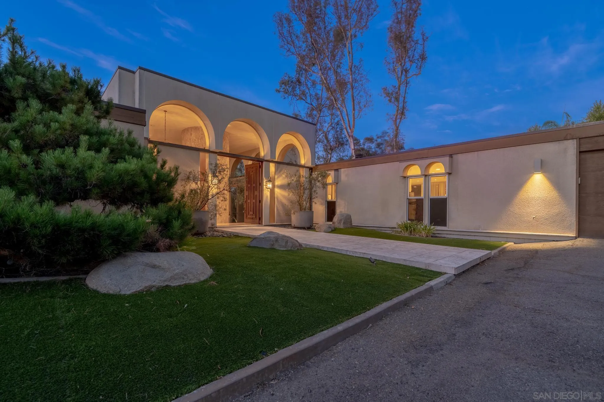 10076 Shadow, La Mesa, CA 91941