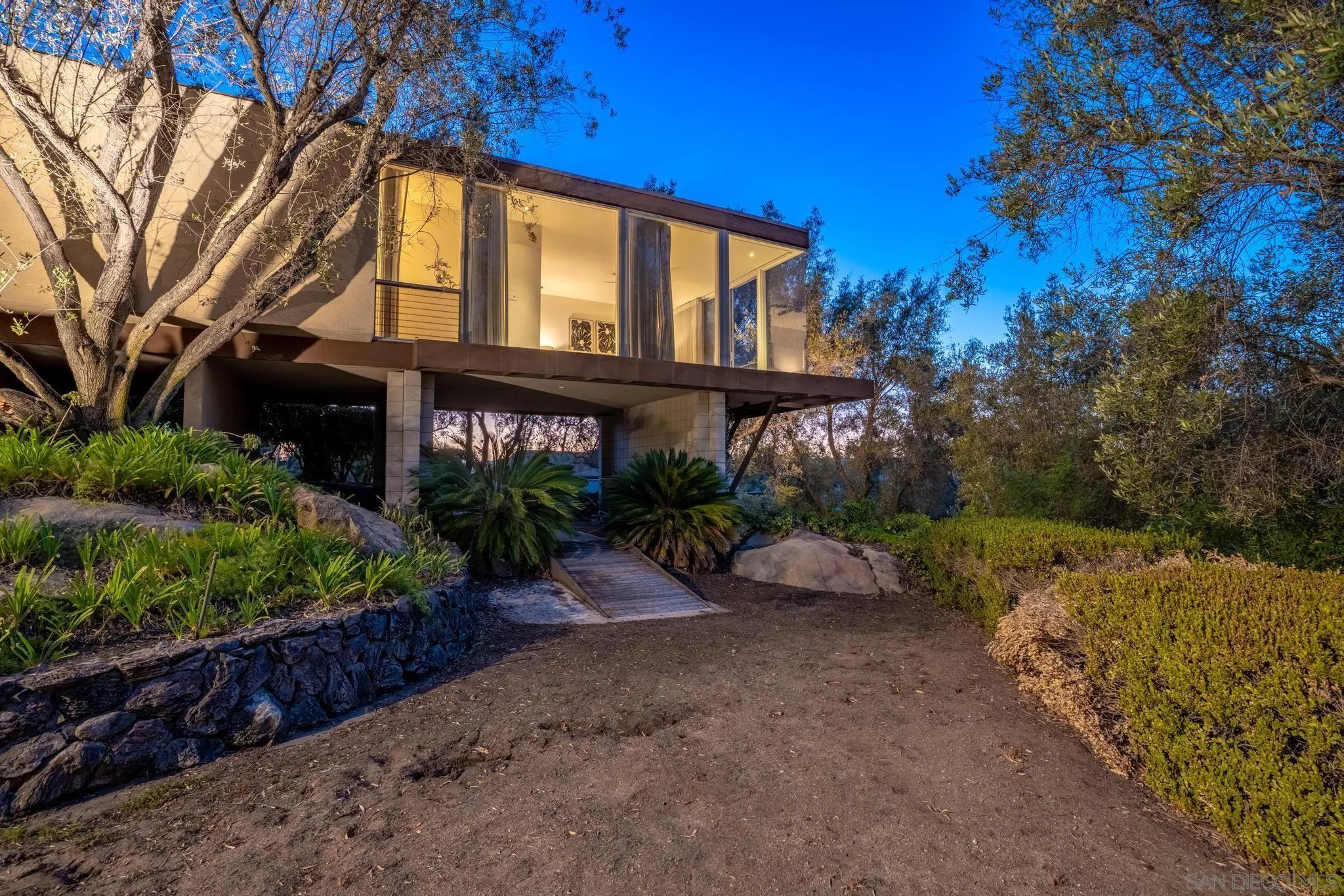 10076 Shadow, La Mesa, CA 91941