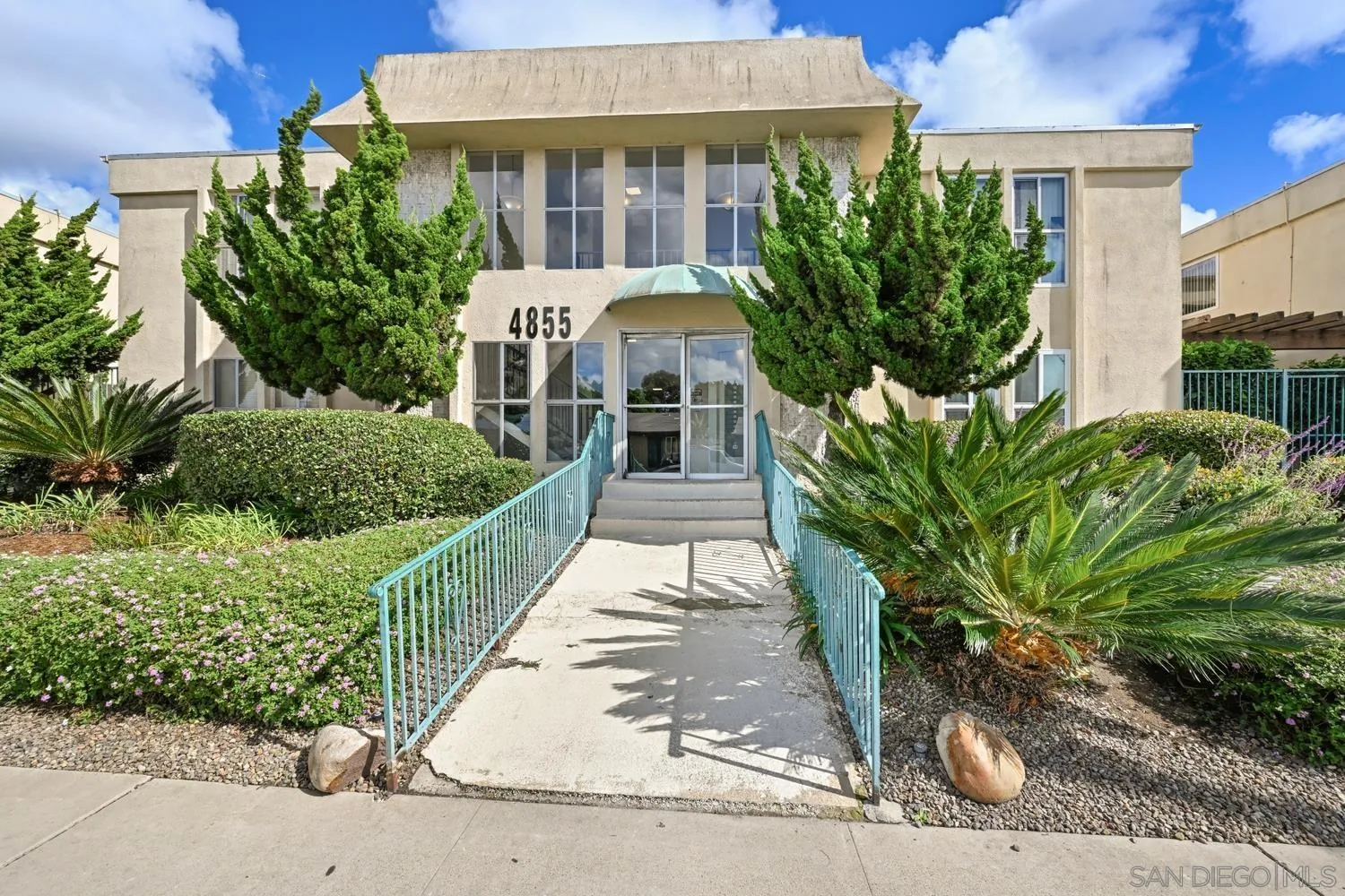 4851 Cole St., #9, San Diego, CA 92117