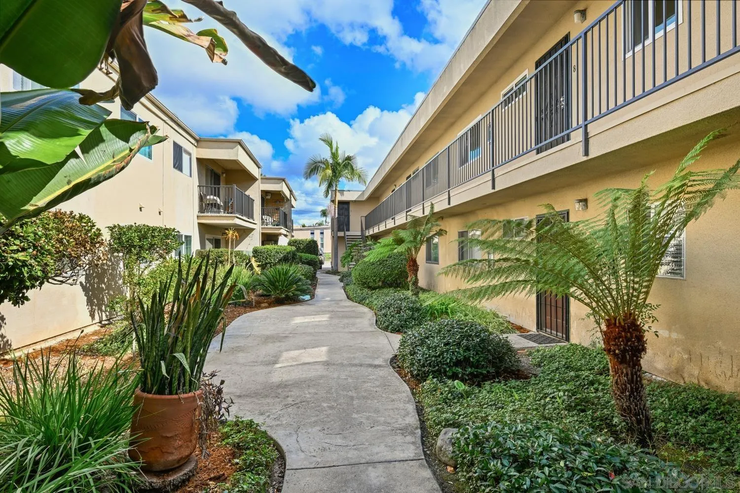 4851 Cole St., #9, San Diego, CA 92117