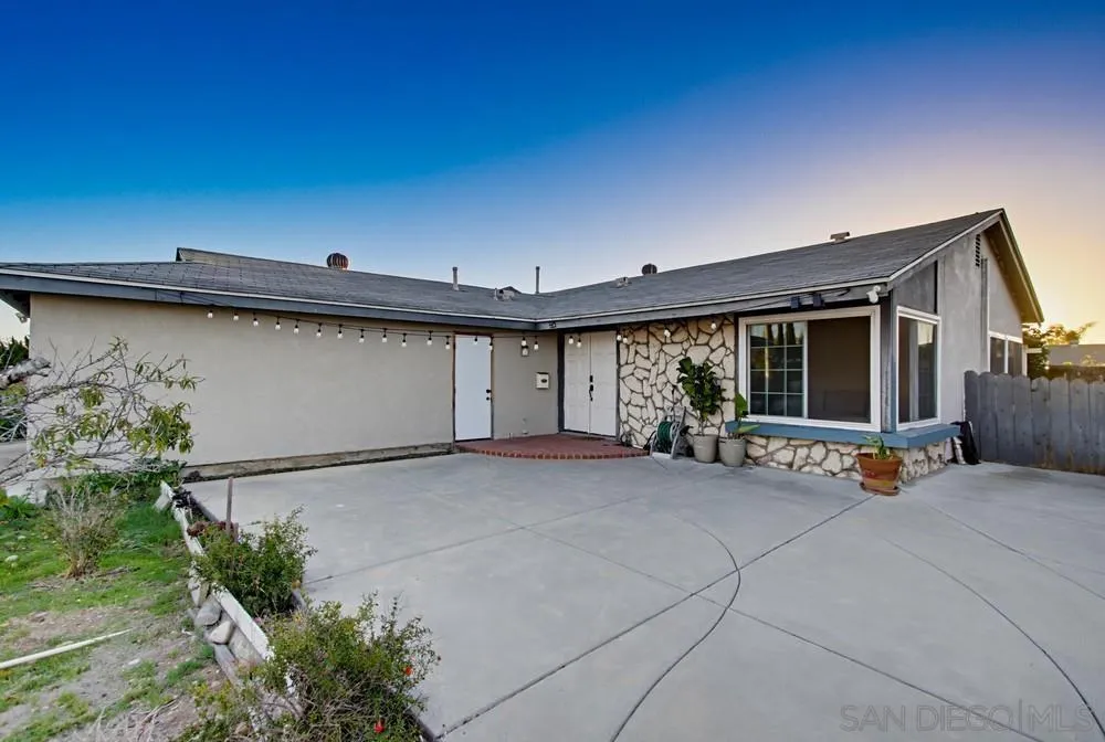 11342 Calle Dario, San Diego, CA 92126 11342 Calle Dario, San Diego, CA 92126