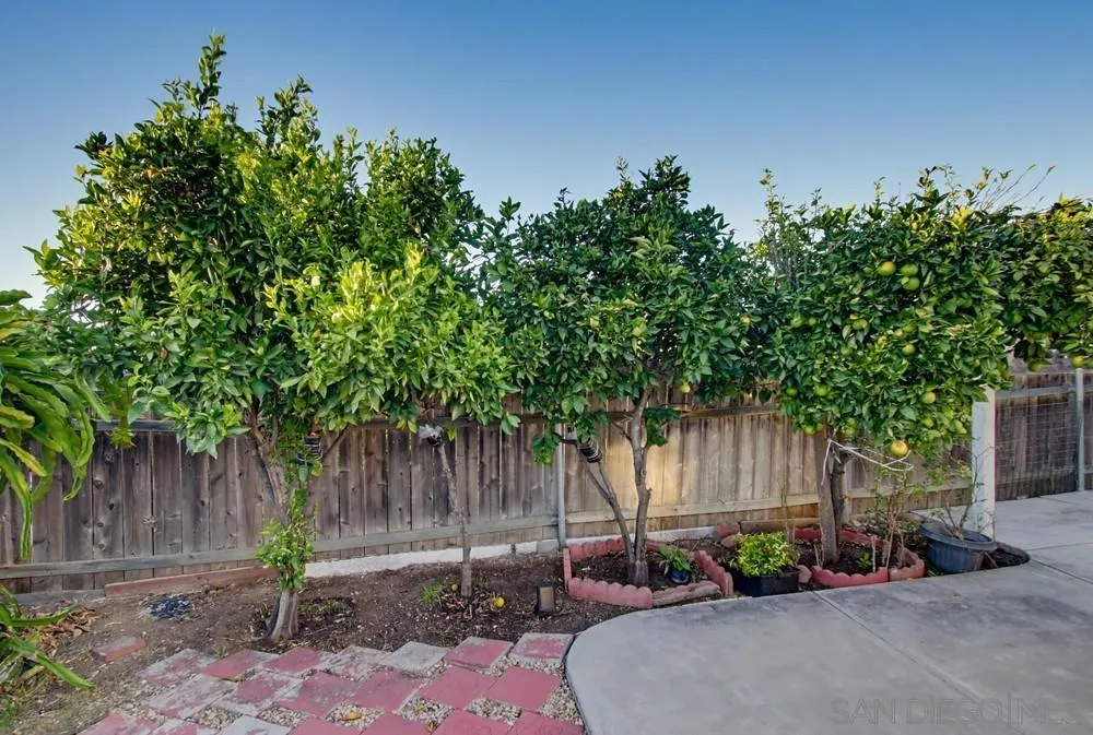 11342 Calle Dario, San Diego, CA 92126 11342 Calle Dario, San Diego, CA 92126