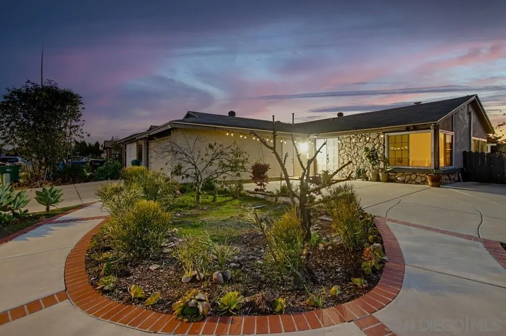 11342 Calle Dario, San Diego, CA 92126 11342 Calle Dario, San Diego, CA 92126
