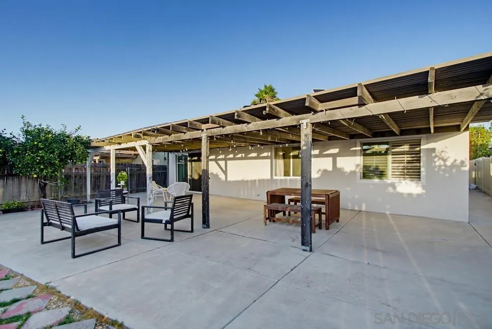 11342 Calle Dario, San Diego, CA 92126 11342 Calle Dario, San Diego, CA 92126