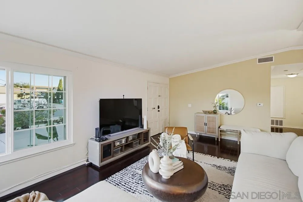 11342 Calle Dario, San Diego, CA 92126 11342 Calle Dario, San Diego, CA 92126
