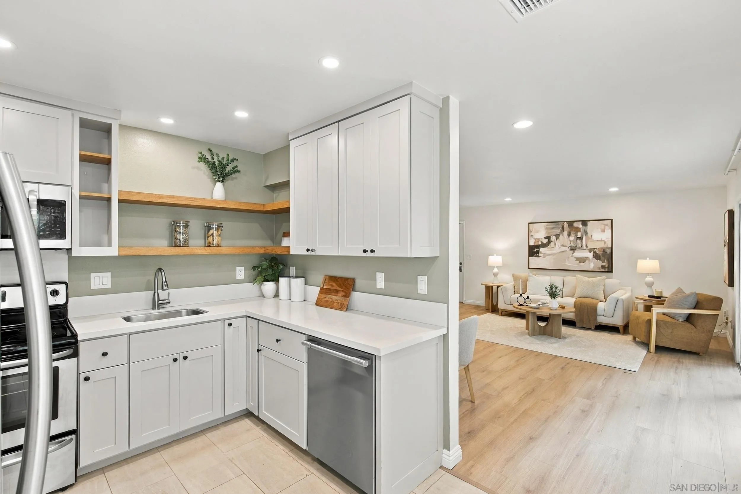 3782 Dove St, San Diego, CA 92103