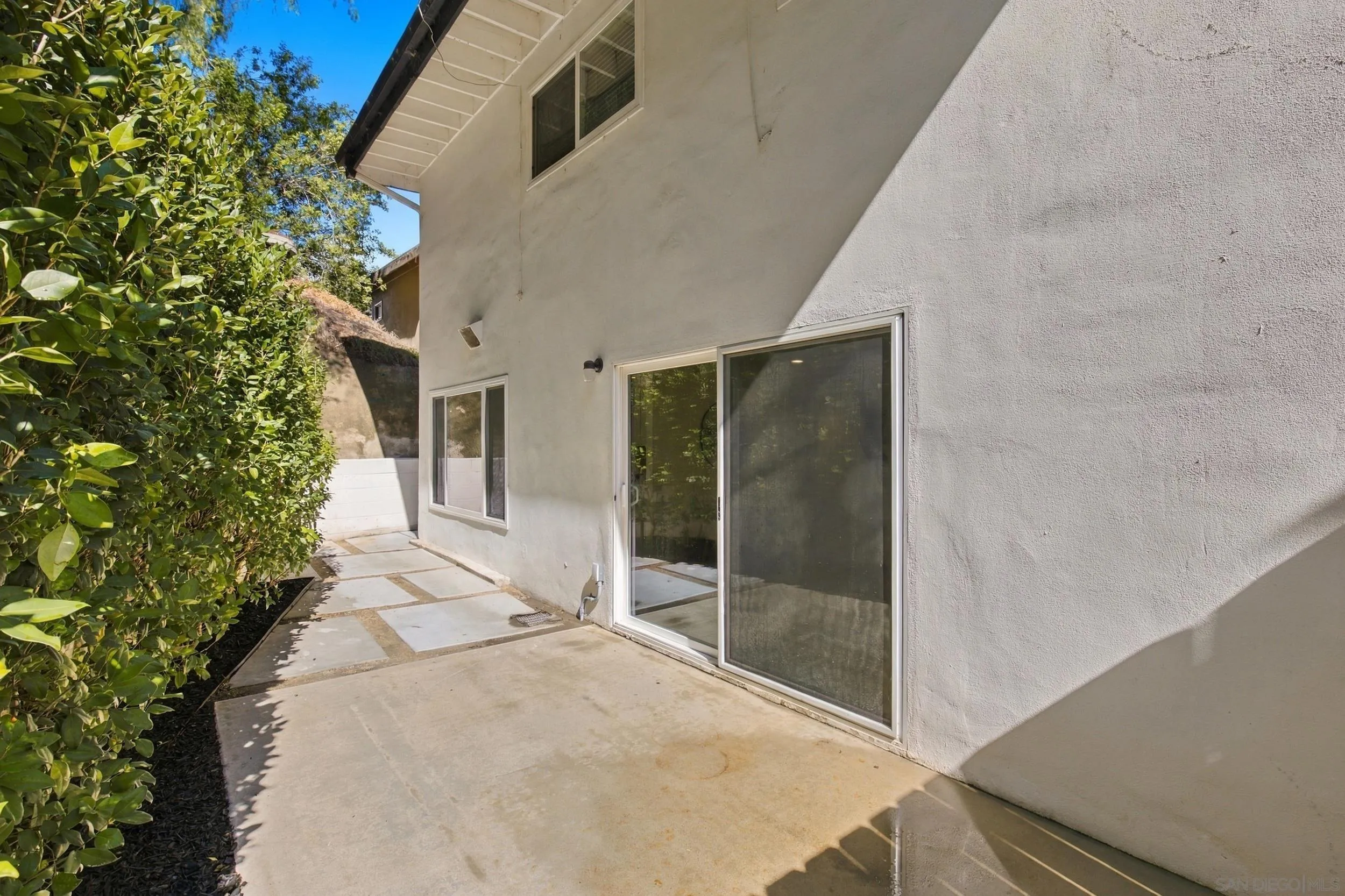 3782 Dove St, San Diego, CA 92103