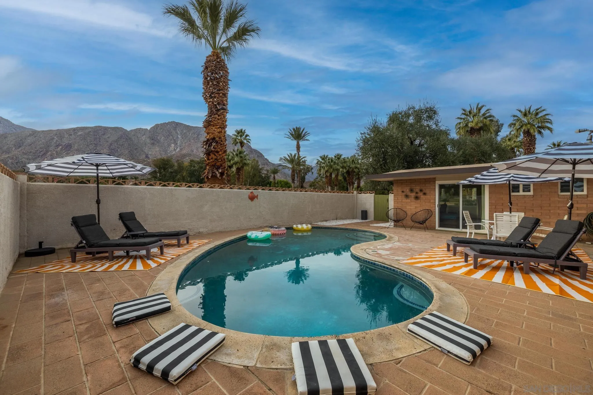 Swimming Pool/Hot Tub/Sauna