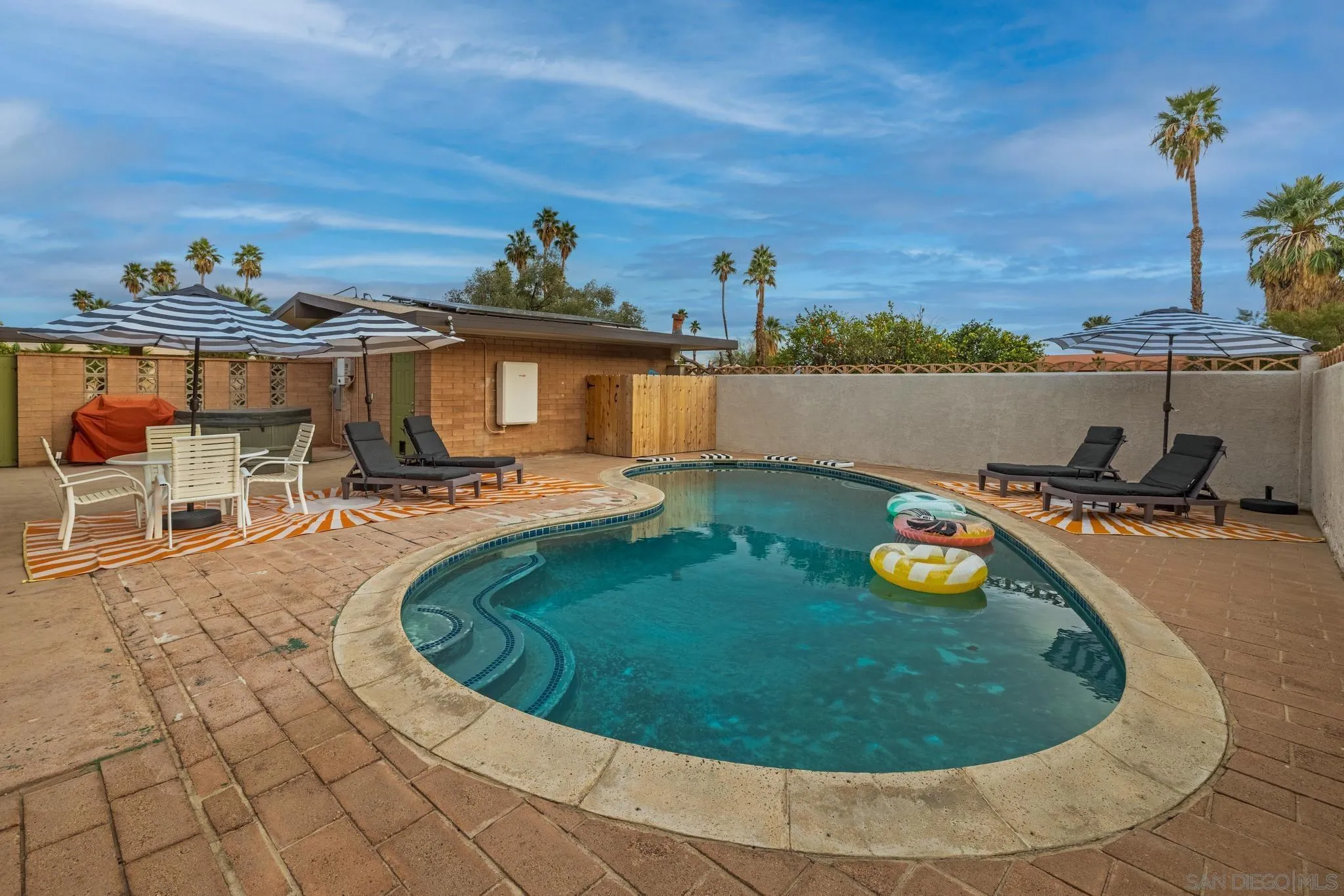 Swimming Pool/Hot Tub/Sauna