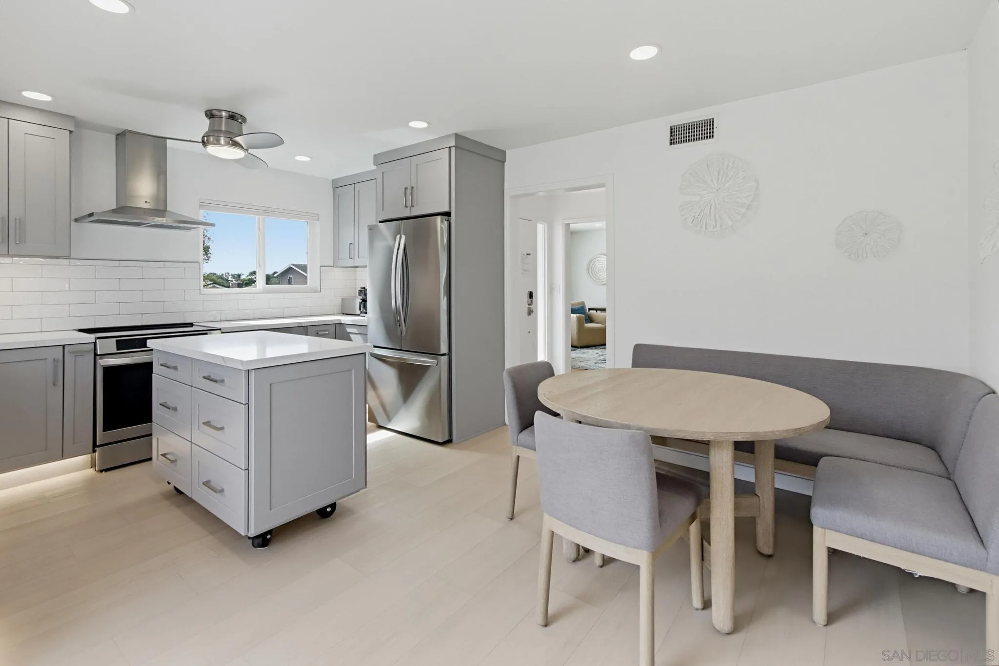 5157 Foothill Blvd, San Diego, CA 92109 5157 Foothill Blvd, San Diego, CA 92109