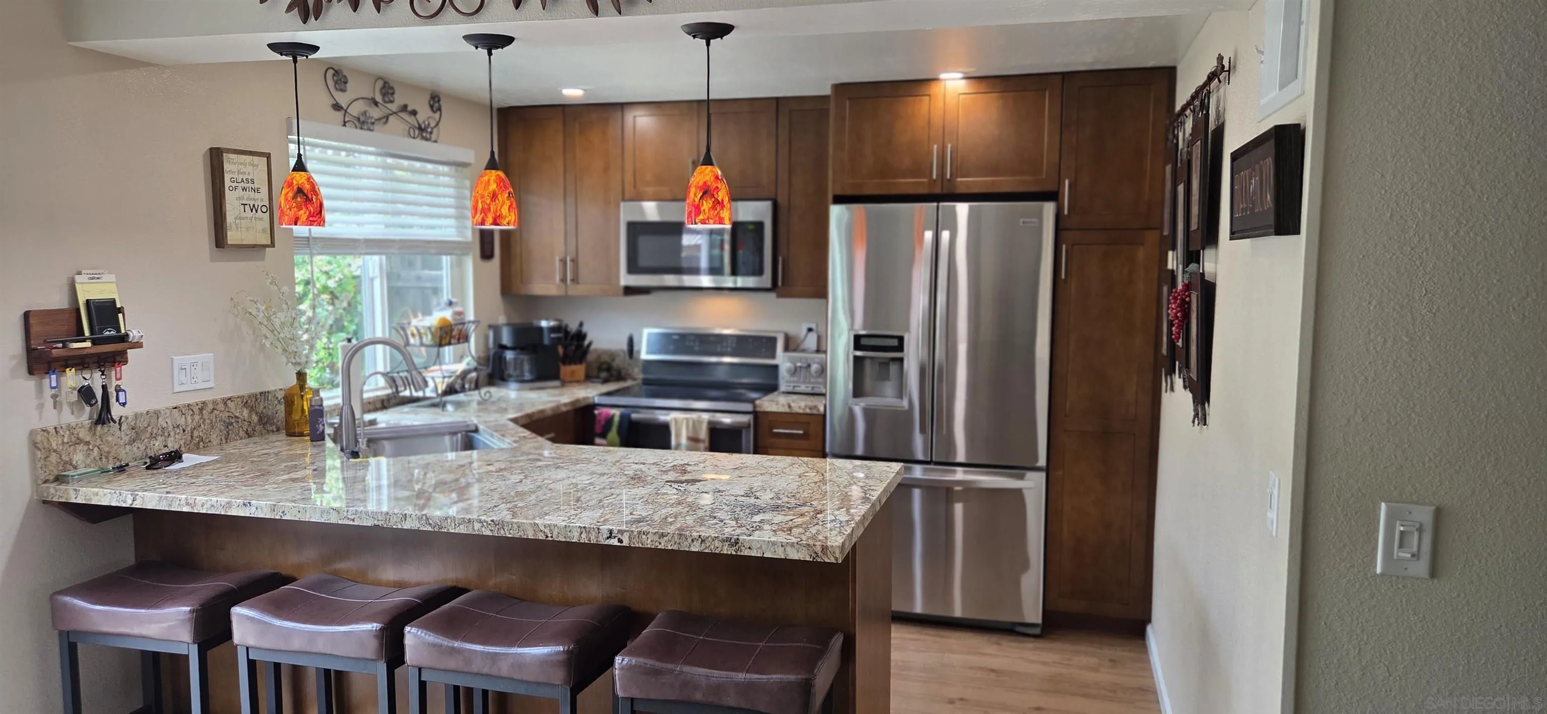 https://cdn.realtyfeed.com/cdn/127/260025650/12ee89e36d59063dd2ab569fc9e6c940.webp