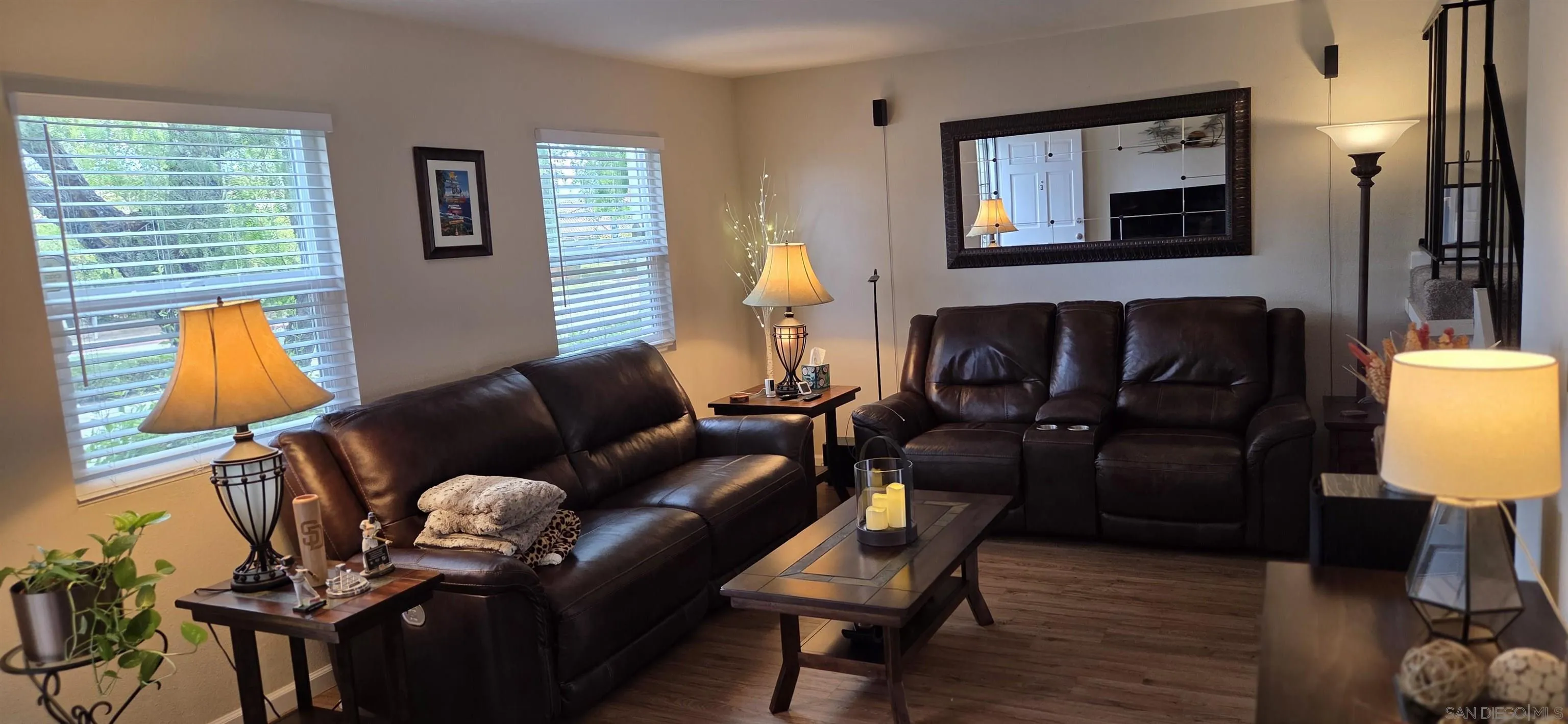 https://cdn.realtyfeed.com/cdn/127/260025650/ef181ba3e294e46bc7743575907cb420.webp