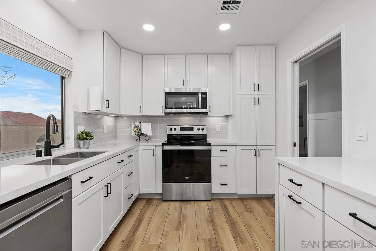 17453 Plaza Cerado, #108, San Diego, CA 92128 17453 Plaza Cerado, #108, San Diego, CA 92128