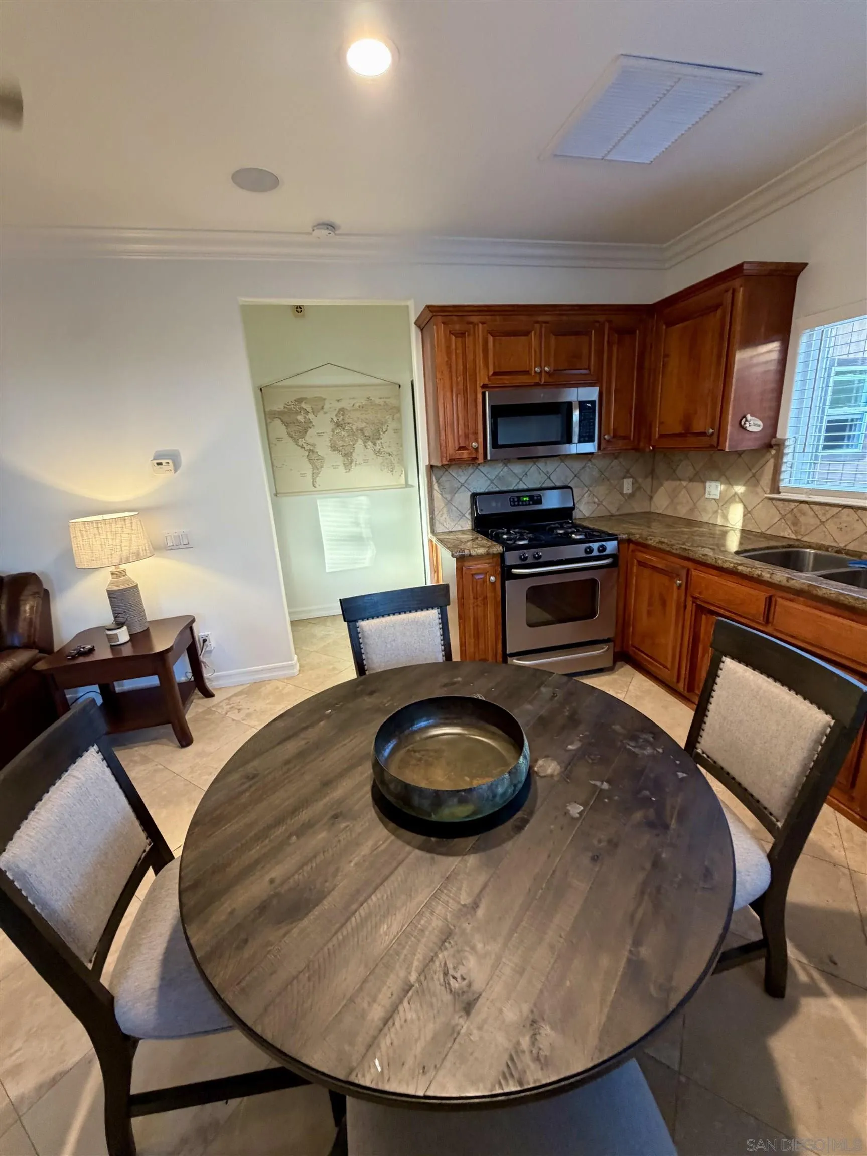 Vista, CA 92084