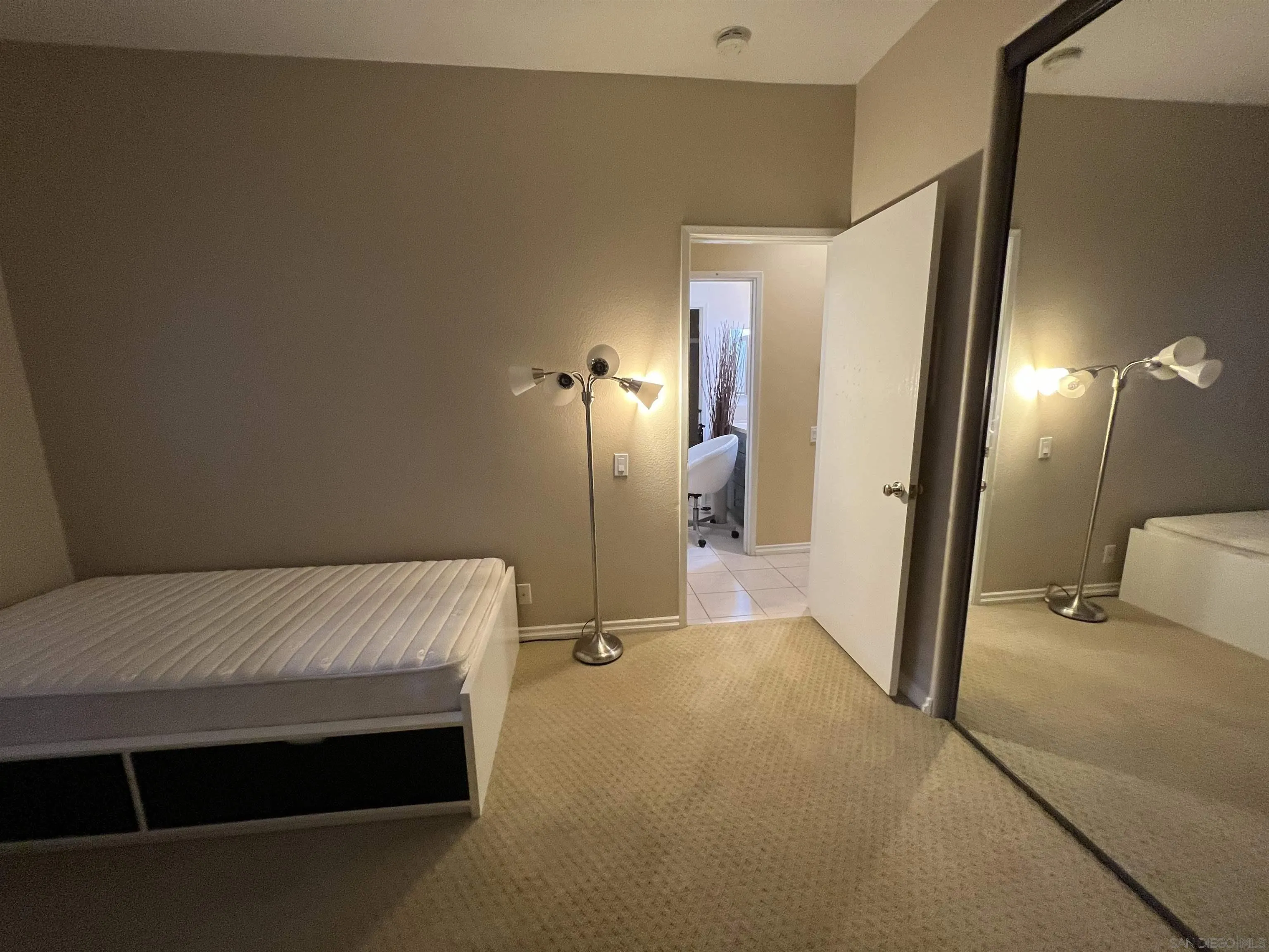 https://cdn.realtyfeed.com/cdn/127/260025658/e34190ca6c1ad8e64367b2fcd24e2209.webp