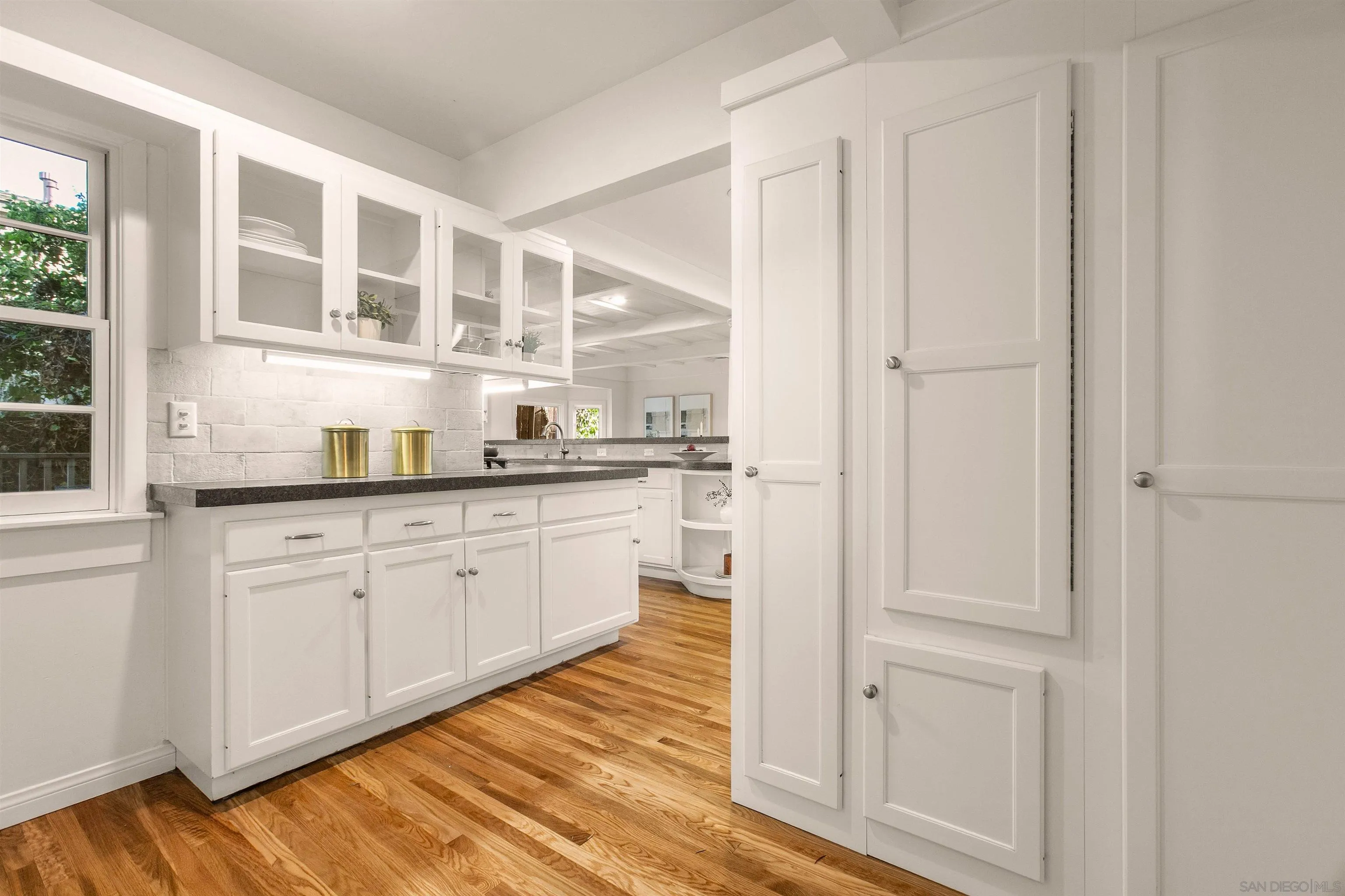 https://cdn.realtyfeed.com/cdn/127/260025665/246fbe7b4638f519a8ffe82ef4def621.webp