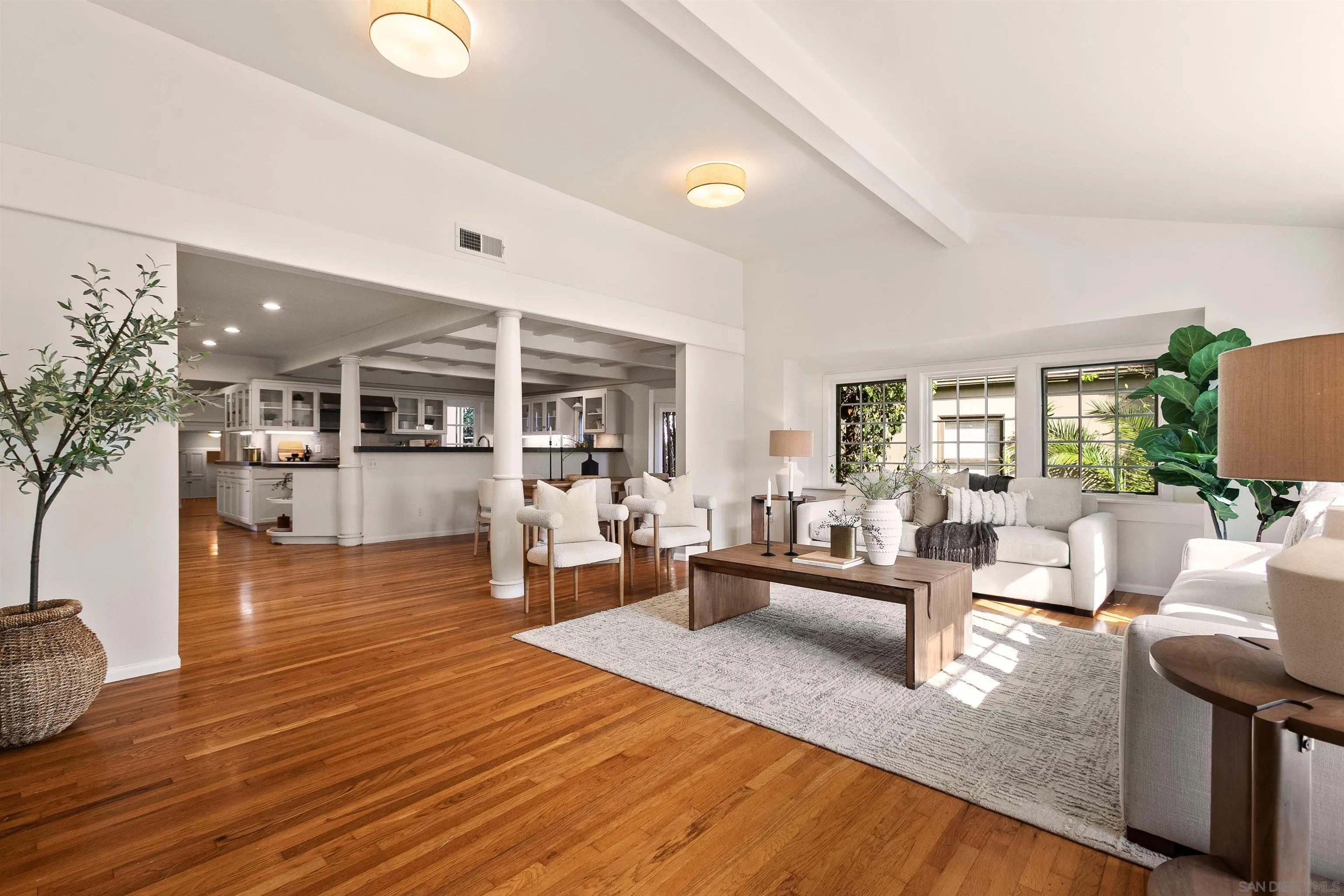 https://cdn.realtyfeed.com/cdn/127/260025665/e90f28bb46ad5b14e4e021340f92785a.webp