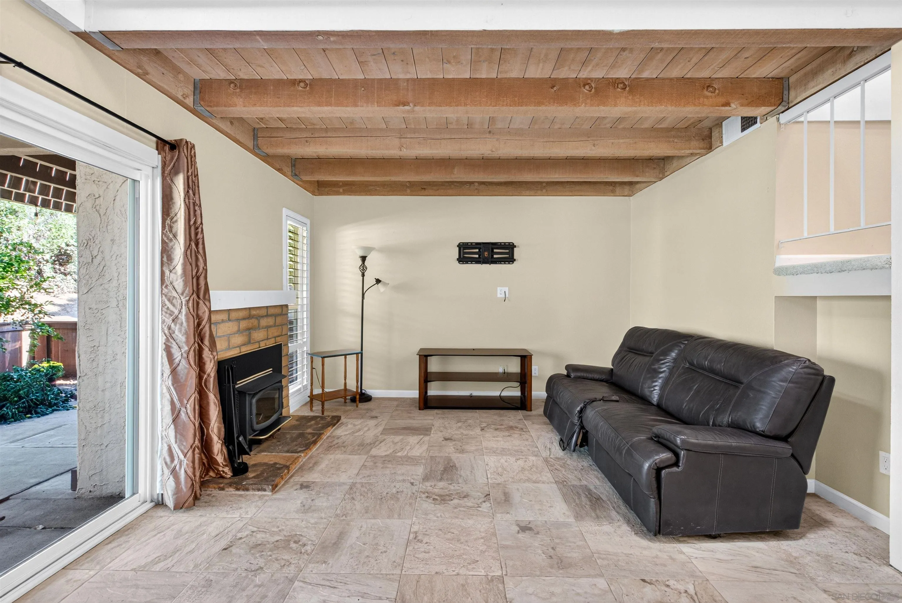 https://cdn.realtyfeed.com/cdn/127/260025670/1ae7b2f1232cd0df00a1fd8fb9b0f1e7.webp