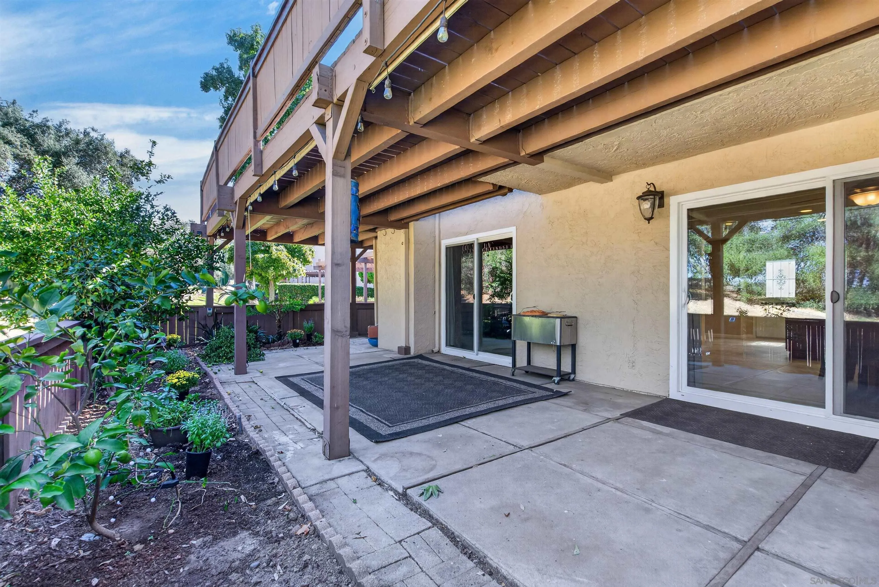 https://cdn.realtyfeed.com/cdn/127/260025670/38fdf4763836f8e12f1fc30cc2877fe8.webp