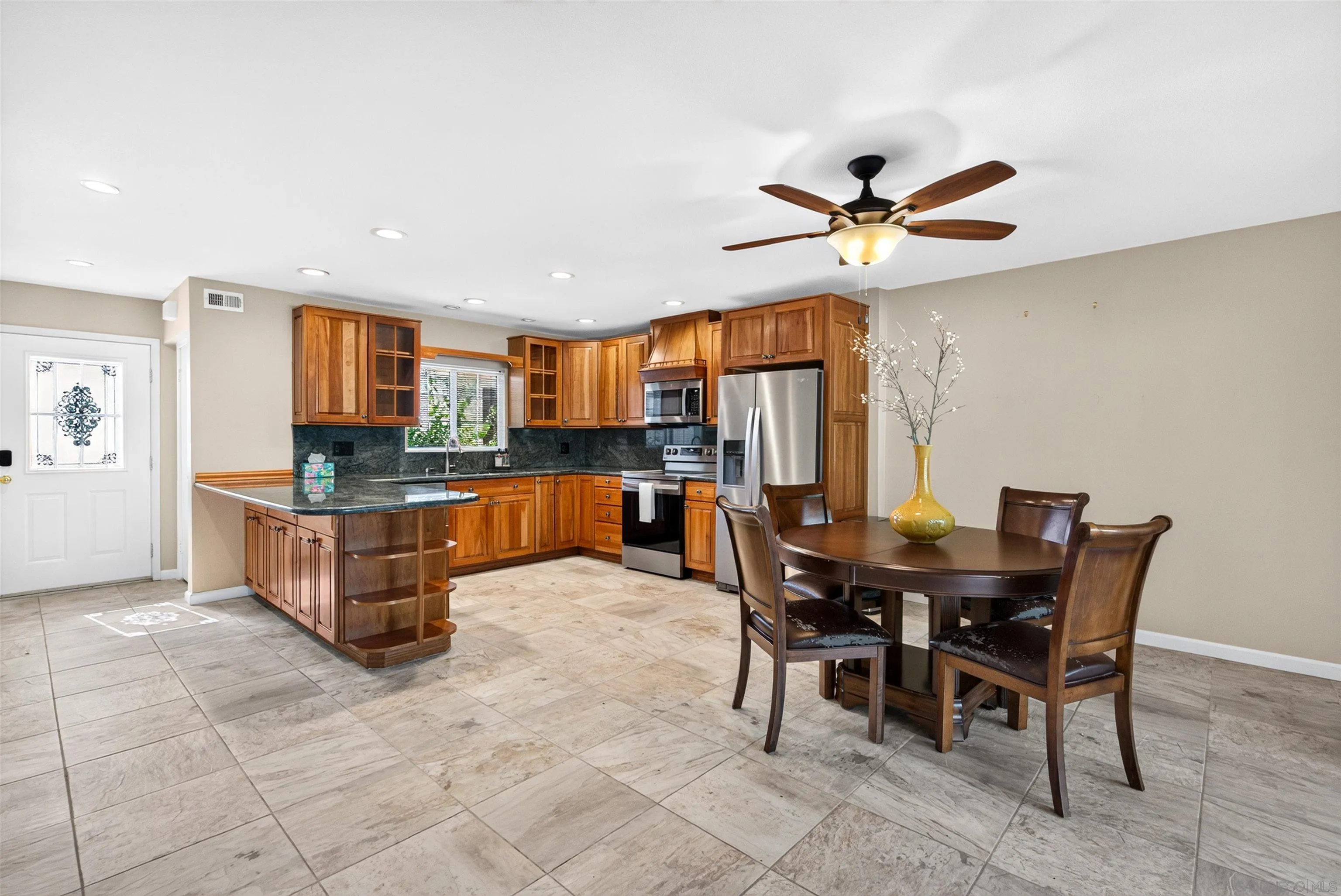 https://cdn.realtyfeed.com/cdn/127/260025670/3d9b63bf16bc7224cc05711110a59a3e.webp