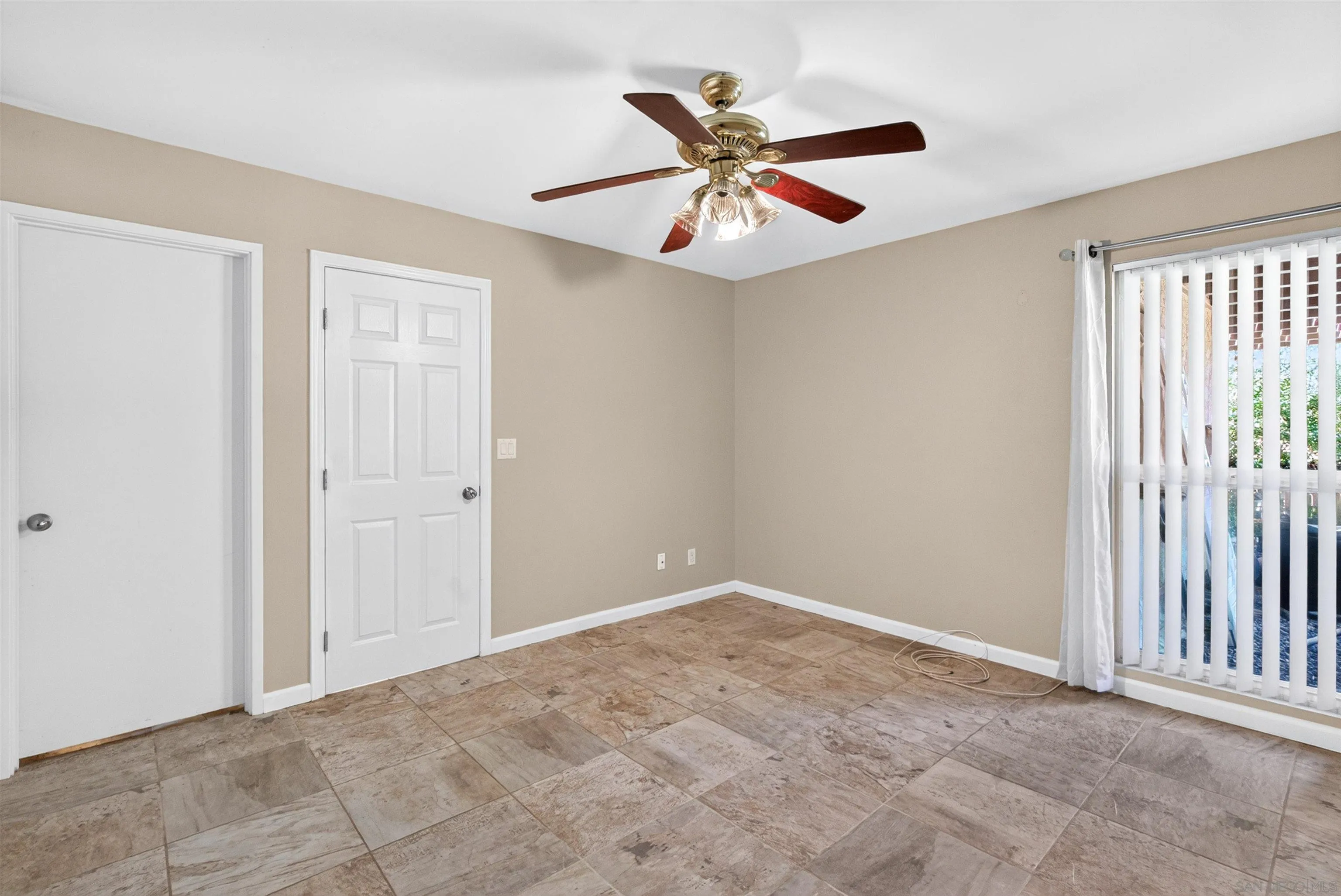 https://cdn.realtyfeed.com/cdn/127/260025670/60aa3f1a4b97a5d861b4e4e2043b1600.webp