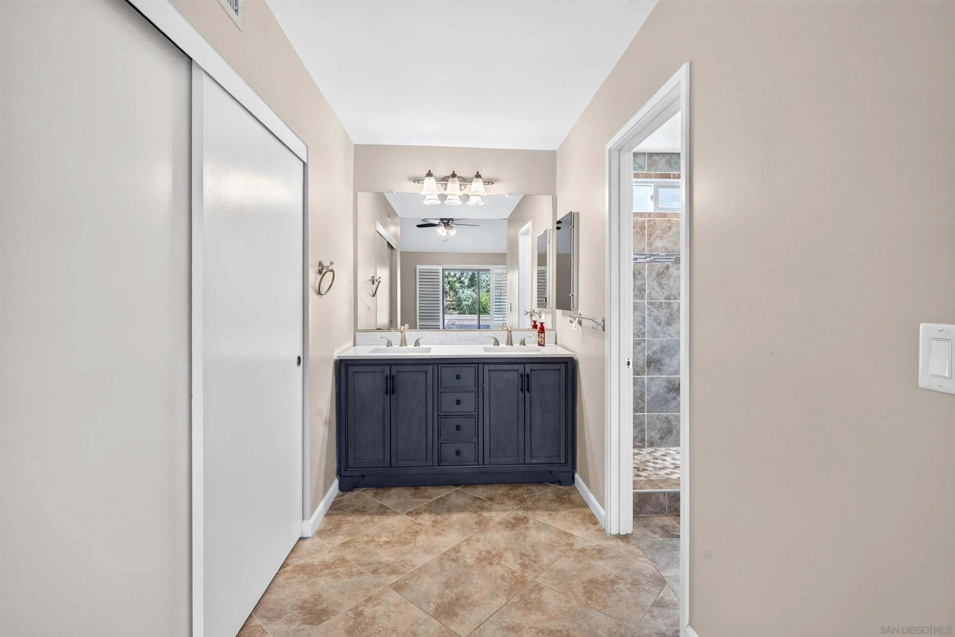https://cdn.realtyfeed.com/cdn/127/260025670/c81a089b8ad5bf78f944d882db4a1ab5.webp