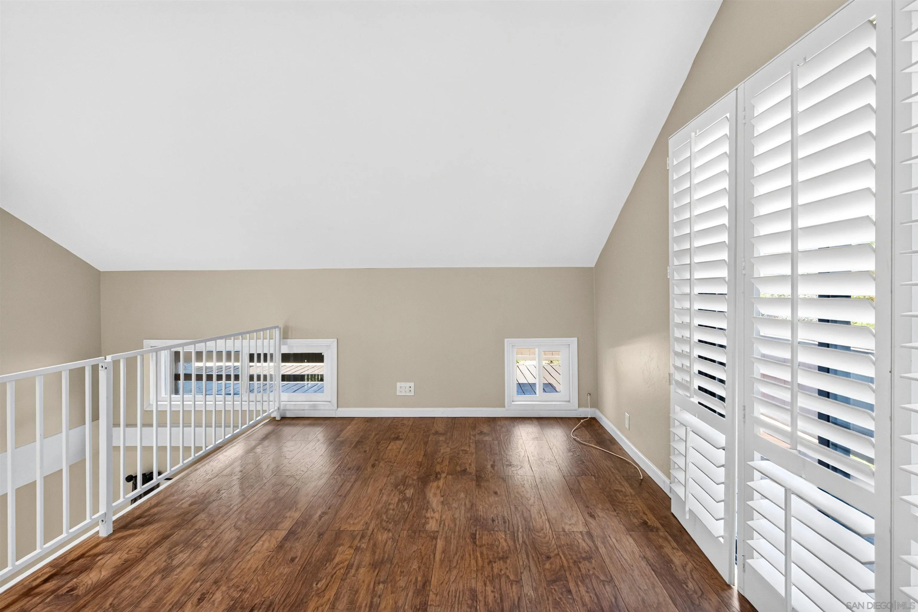 https://cdn.realtyfeed.com/cdn/127/260025670/fd2d49fdb8a3df3716c8b8d9a1bc8217.webp